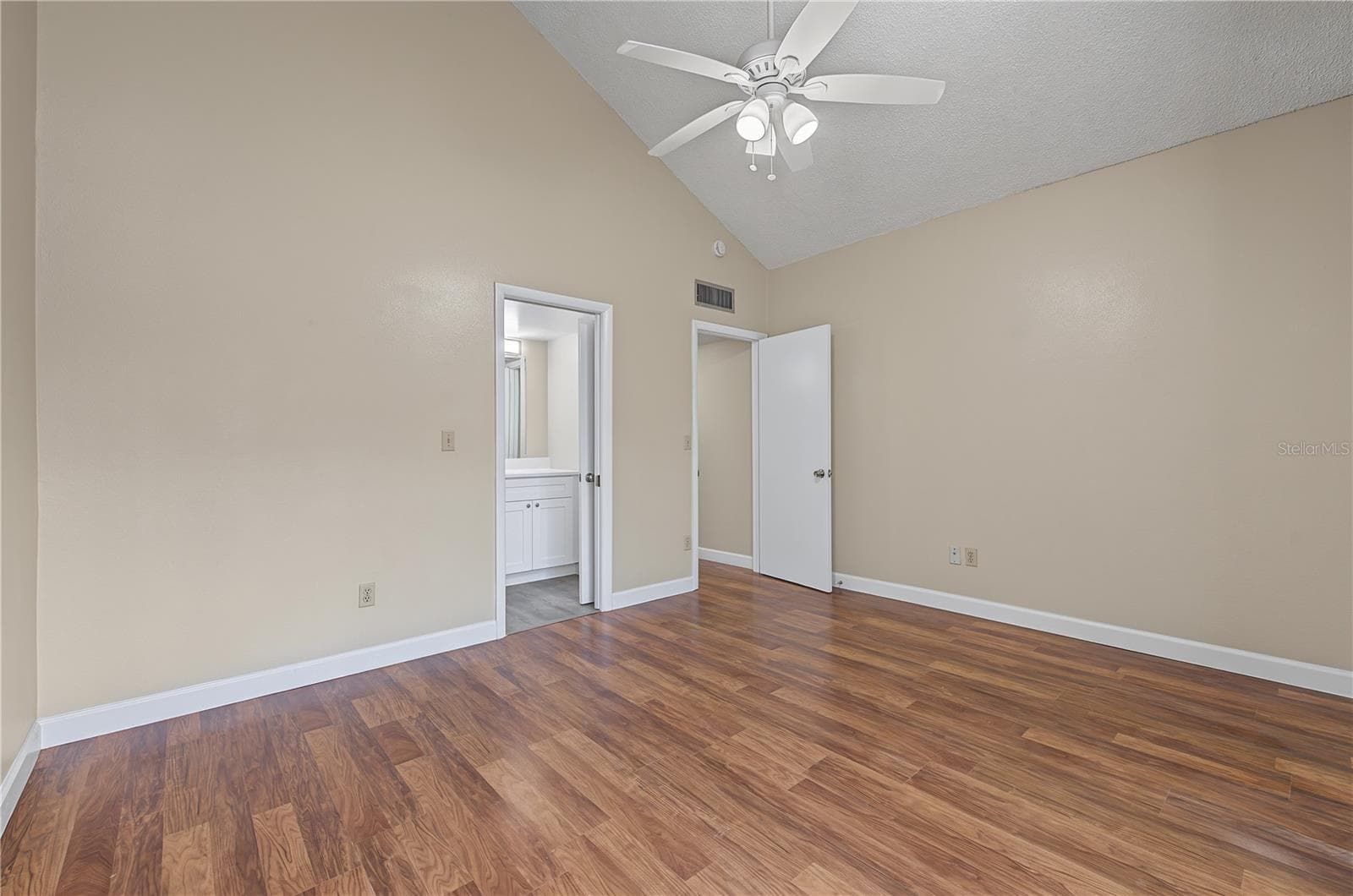 Primary Bedroom Downstairs with Bathroom - 2729 FOXFIRE CT #C, CLEARWATER
