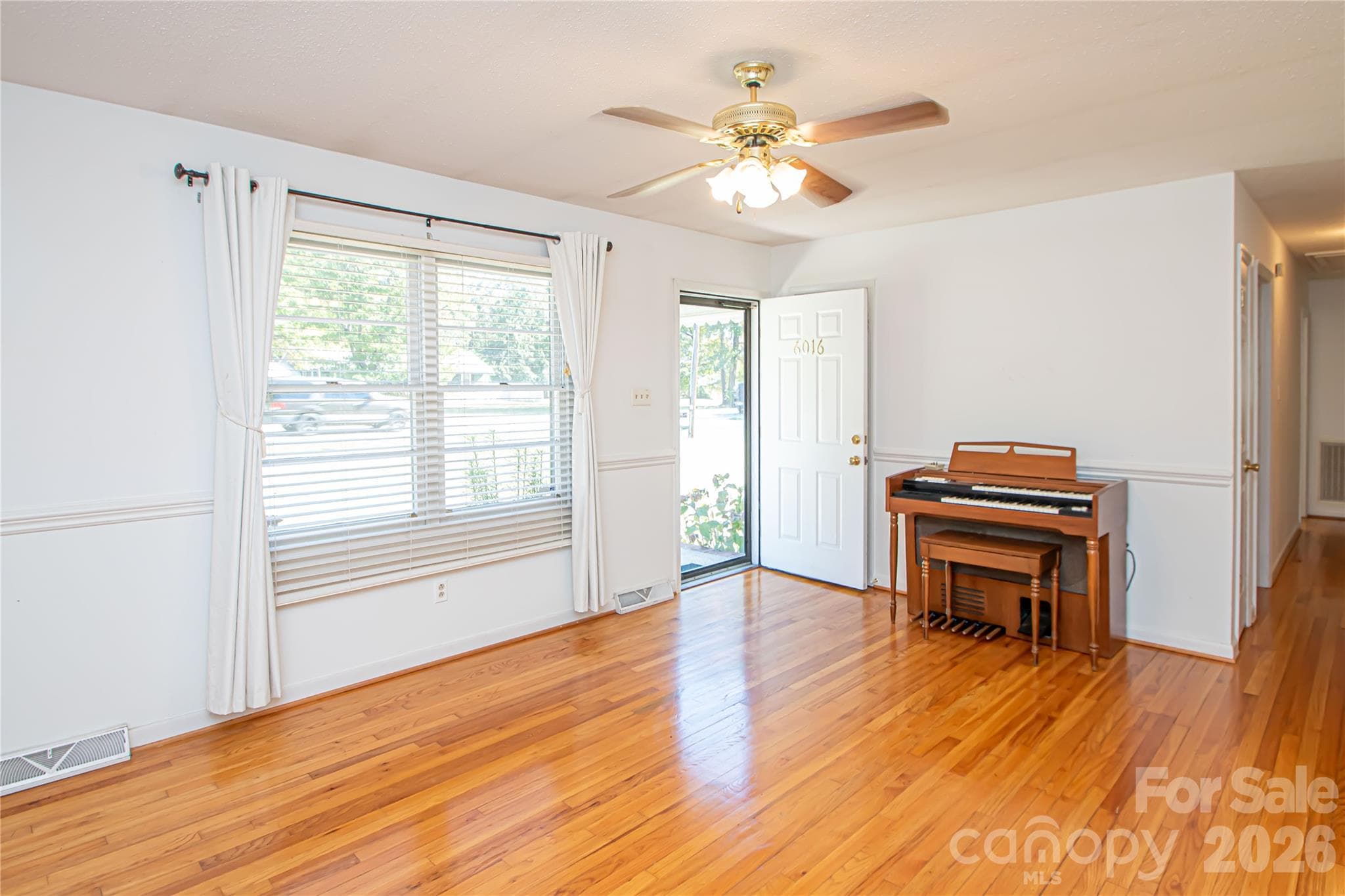 Single Family Residence at 6016 Potter Road, Matthews, photo 2 of 34