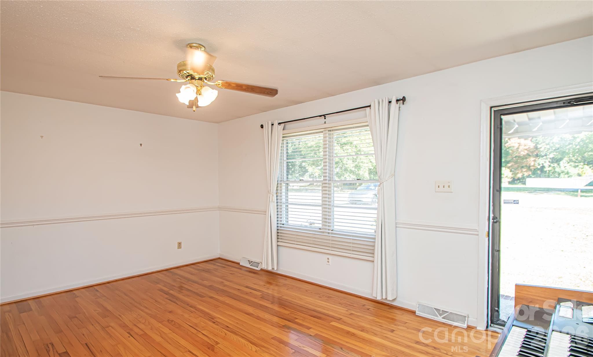 Single Family Residence at 6016 Potter Road, Matthews, photo 4 of 34