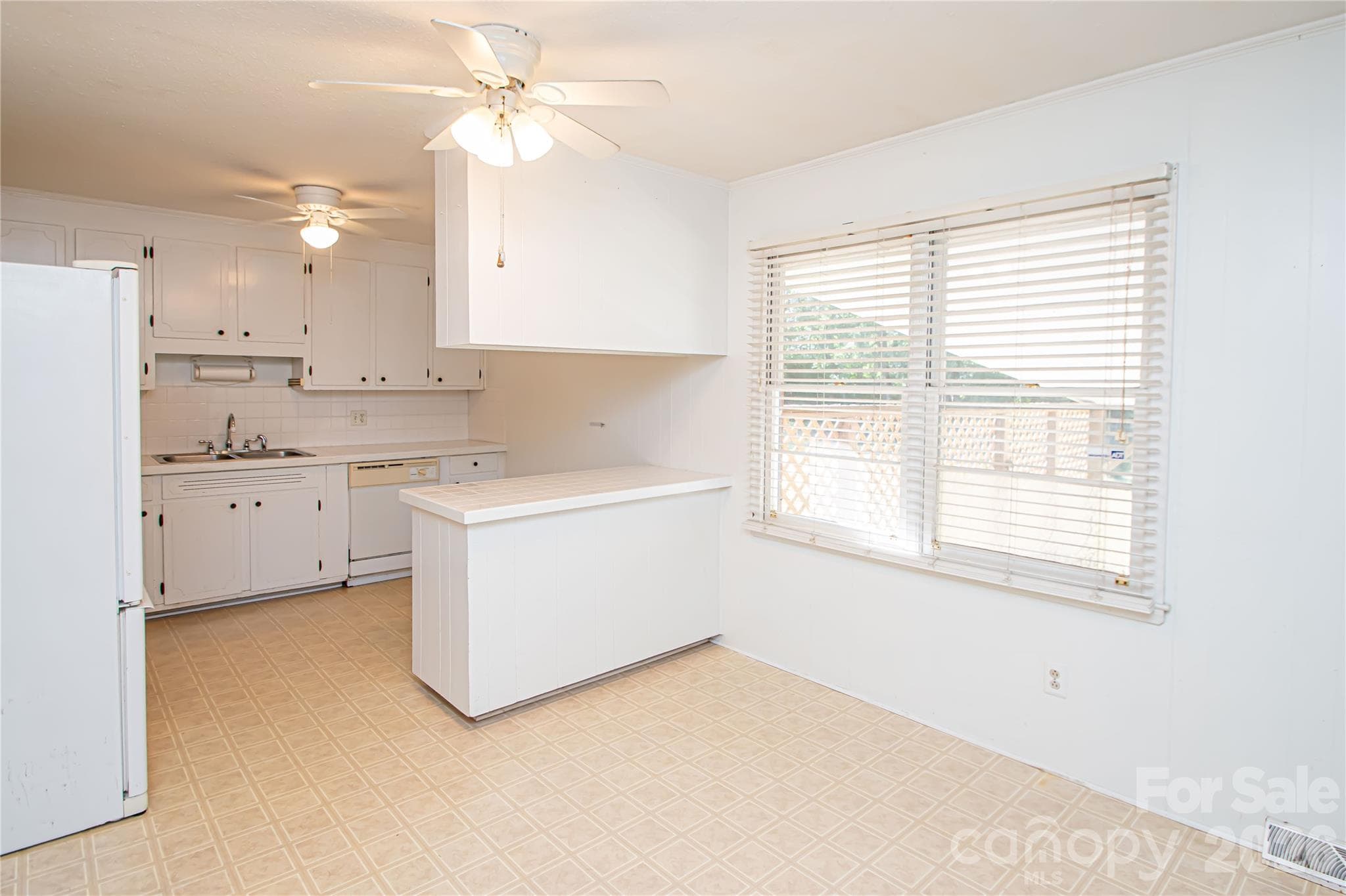 Single Family Residence at 6016 Potter Road, Matthews, photo 7 of 34