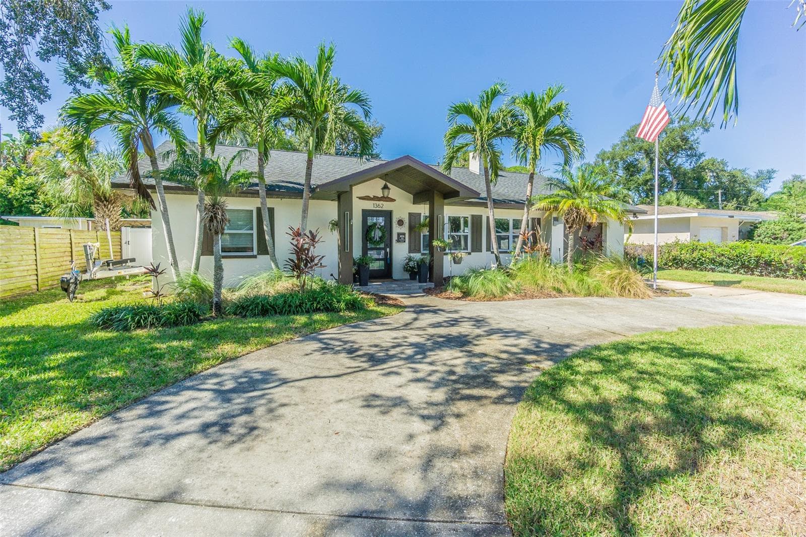 Single Family Residence at 1362 ROBINSON DR, ST PETERSBURG, photo 2 of 49