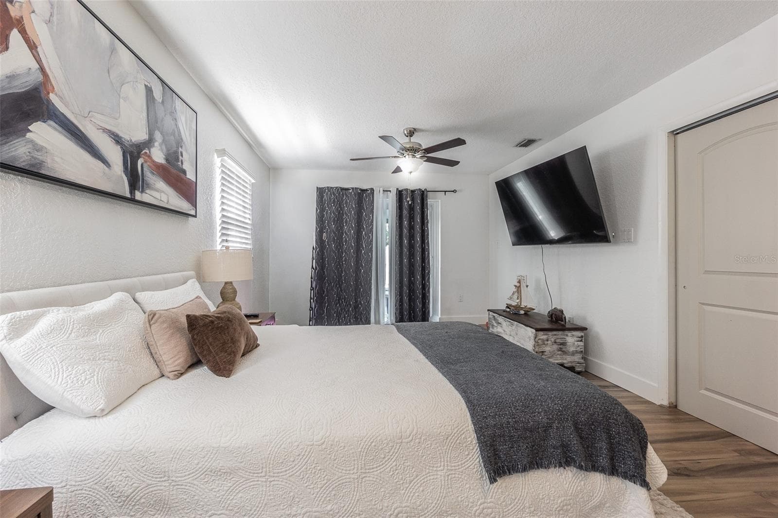 Single Family Residence at 1362 ROBINSON DR, ST PETERSBURG, photo 14 of 49