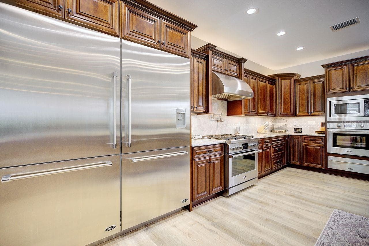 Single Family Residence at 2851 VILLAGE GREEN CT, AVON PARK, photo 7 of 55