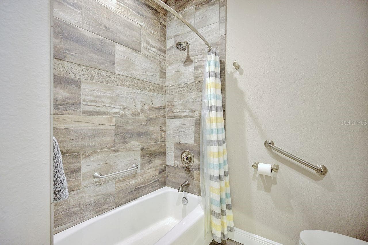 Single Family Residence at 2851 VILLAGE GREEN CT, AVON PARK, photo 30 of 55