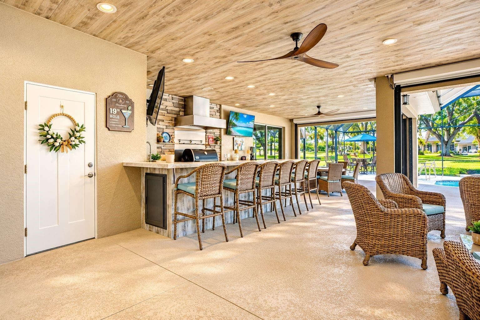 outdoor kitchen - 2851 VILLAGE GREEN CT, AVON PARK