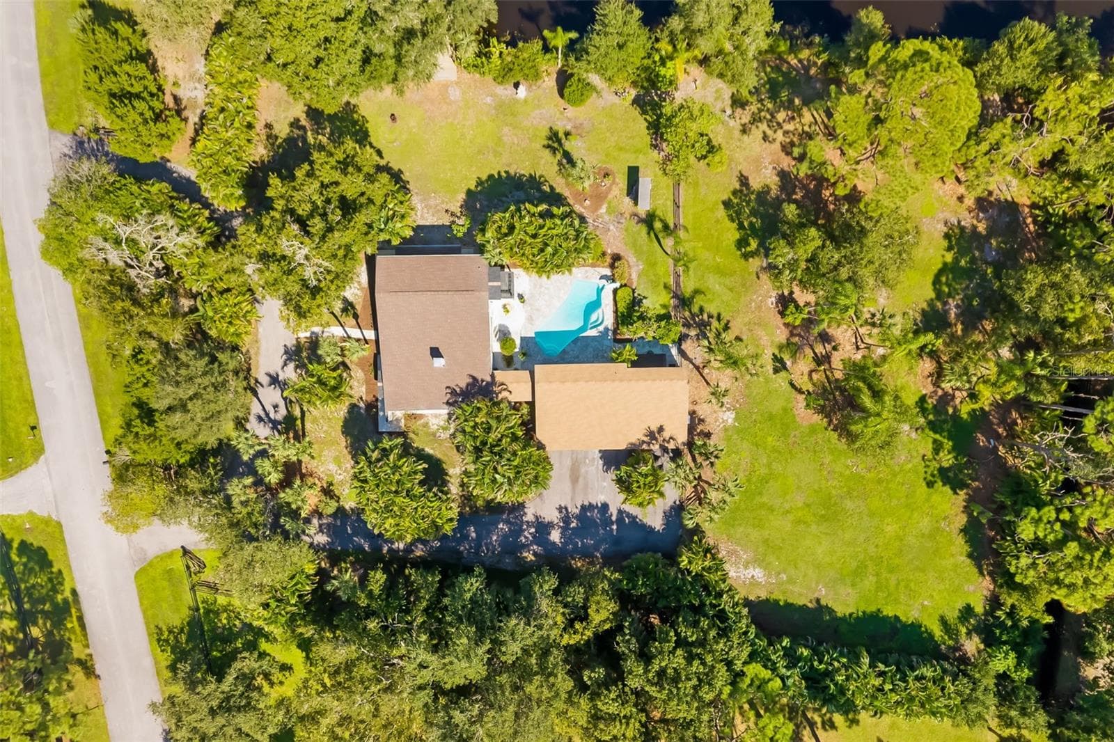 Single Family Residence at 403 LONGBOW TRL, OSPREY, photo 7 of 78