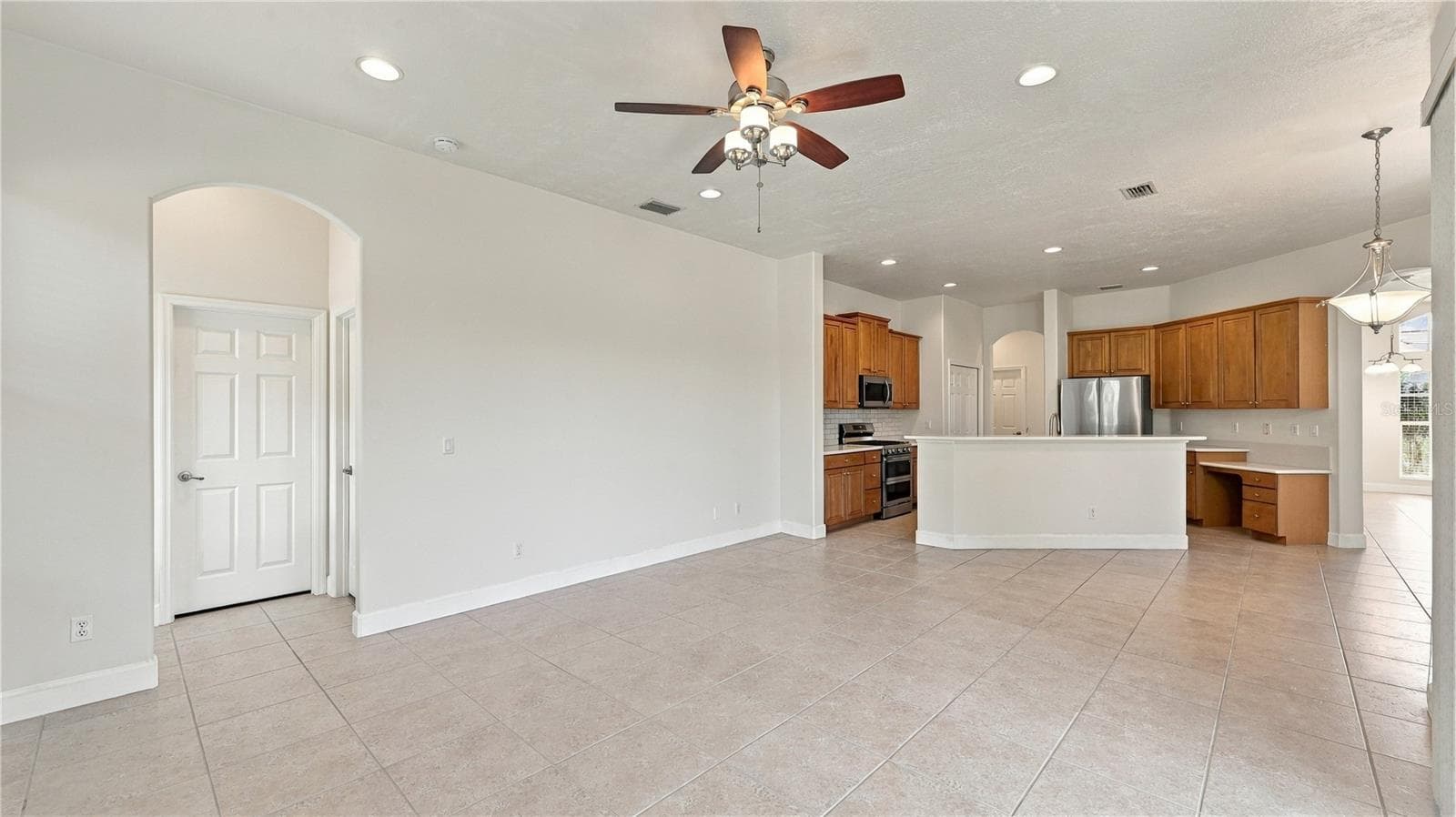 Open Concept: Family Room, Kitchen and Break Area - 2884 GRAZELAND DR, SARASOTA
