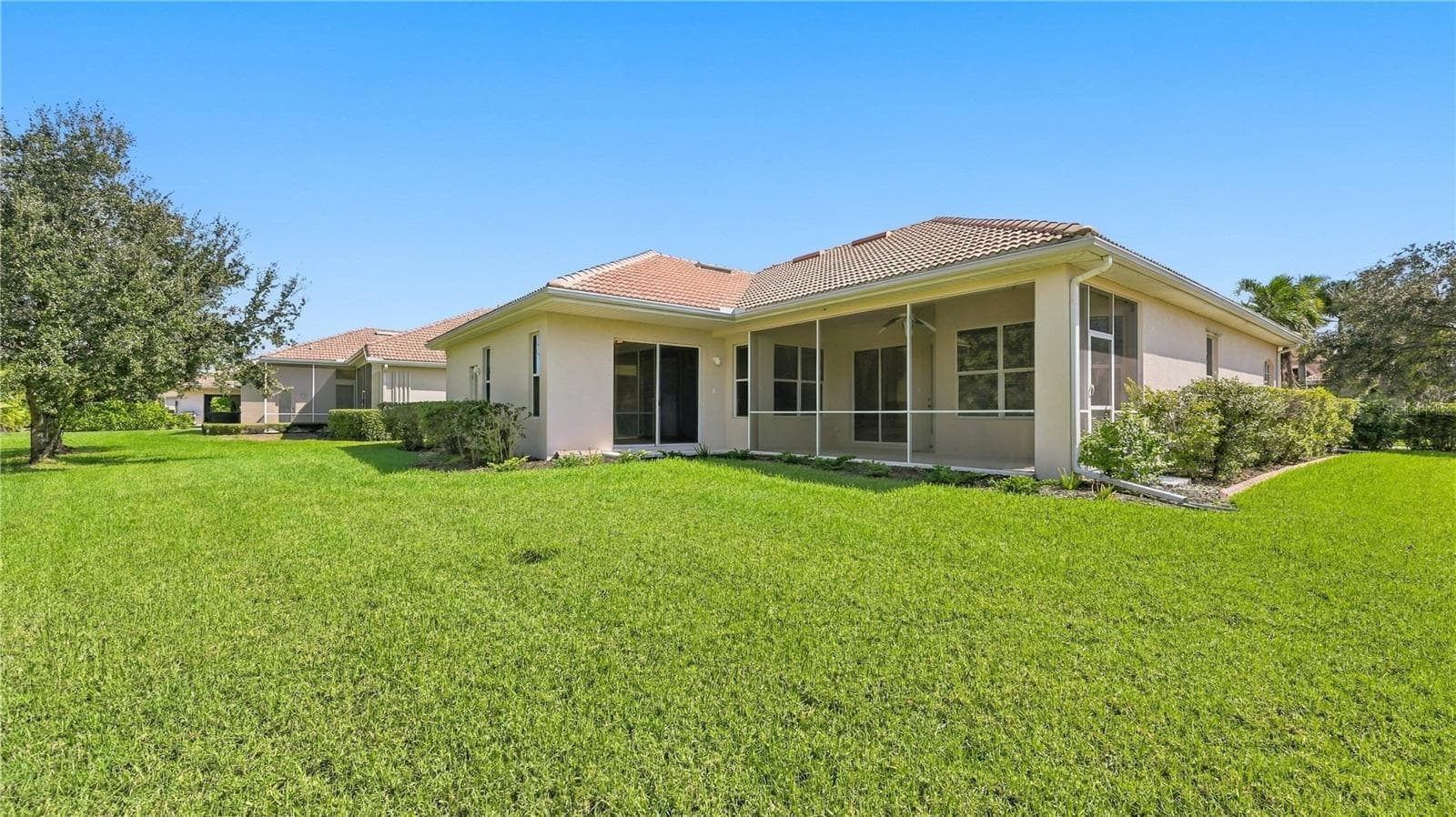 Backyard - 2884 GRAZELAND DR, SARASOTA