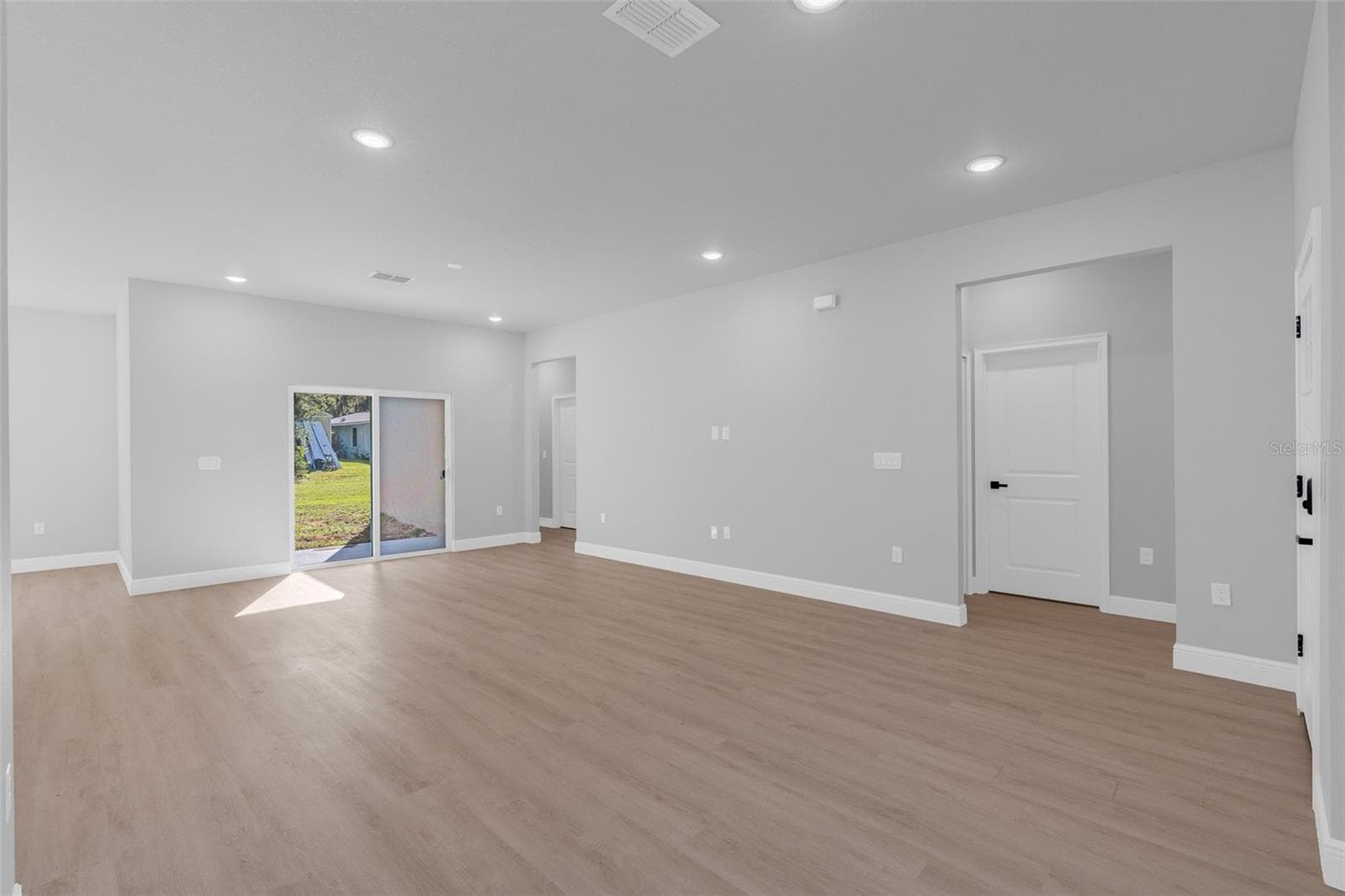 Single Family Residence at 14105 SW 46TH TER, OCALA, photo 7 of 49
