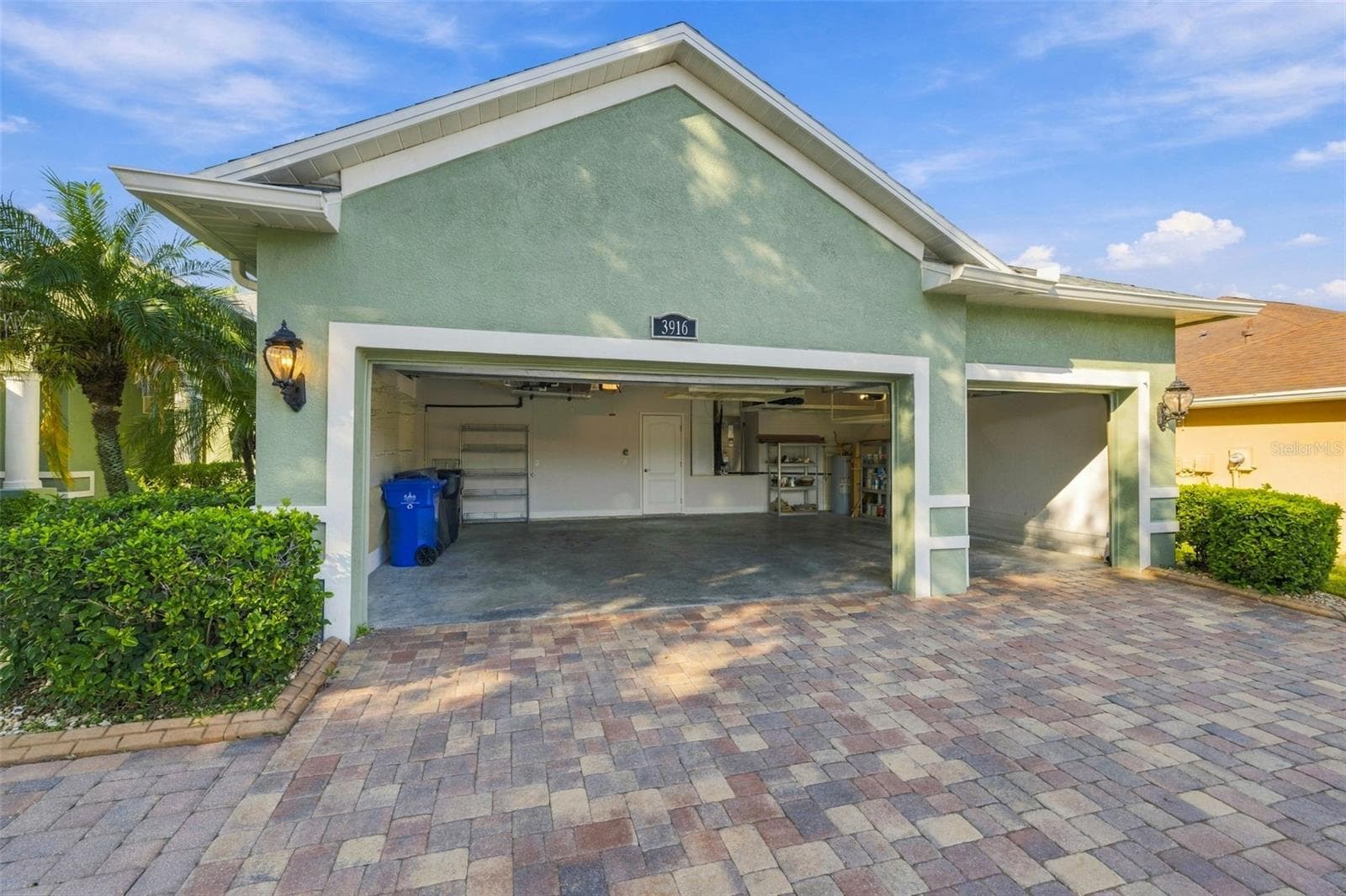 3 Car Garage! You will love it! - 3916 VALRICO GROVE DR, VALRICO