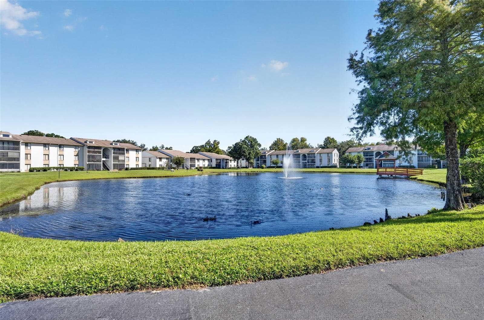 Beautiful lake with walking path - 8217 SUN SPRING CIR #52, ORLANDO