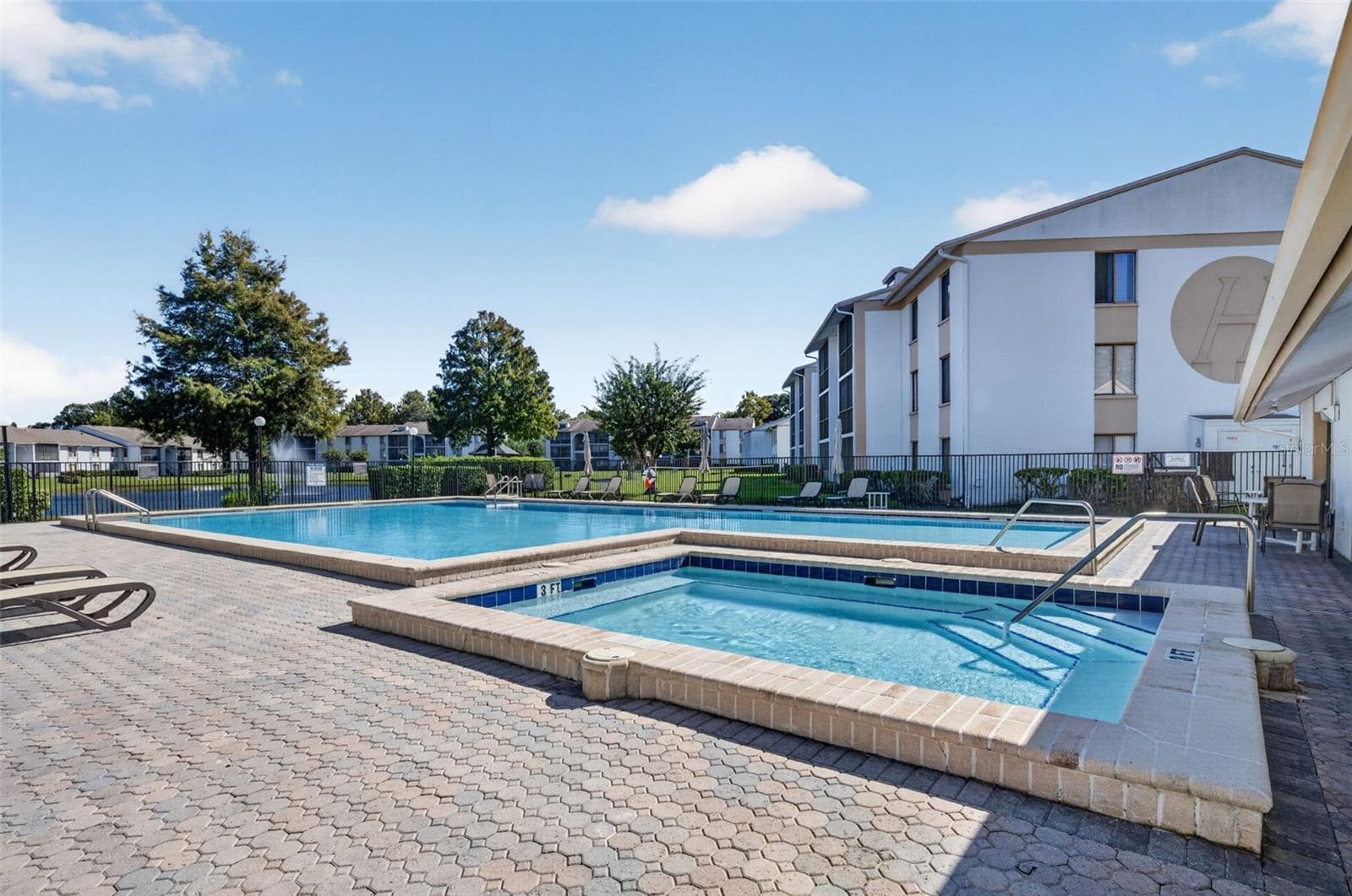 Pool and clubhouse - 8217 SUN SPRING CIR #52, ORLANDO