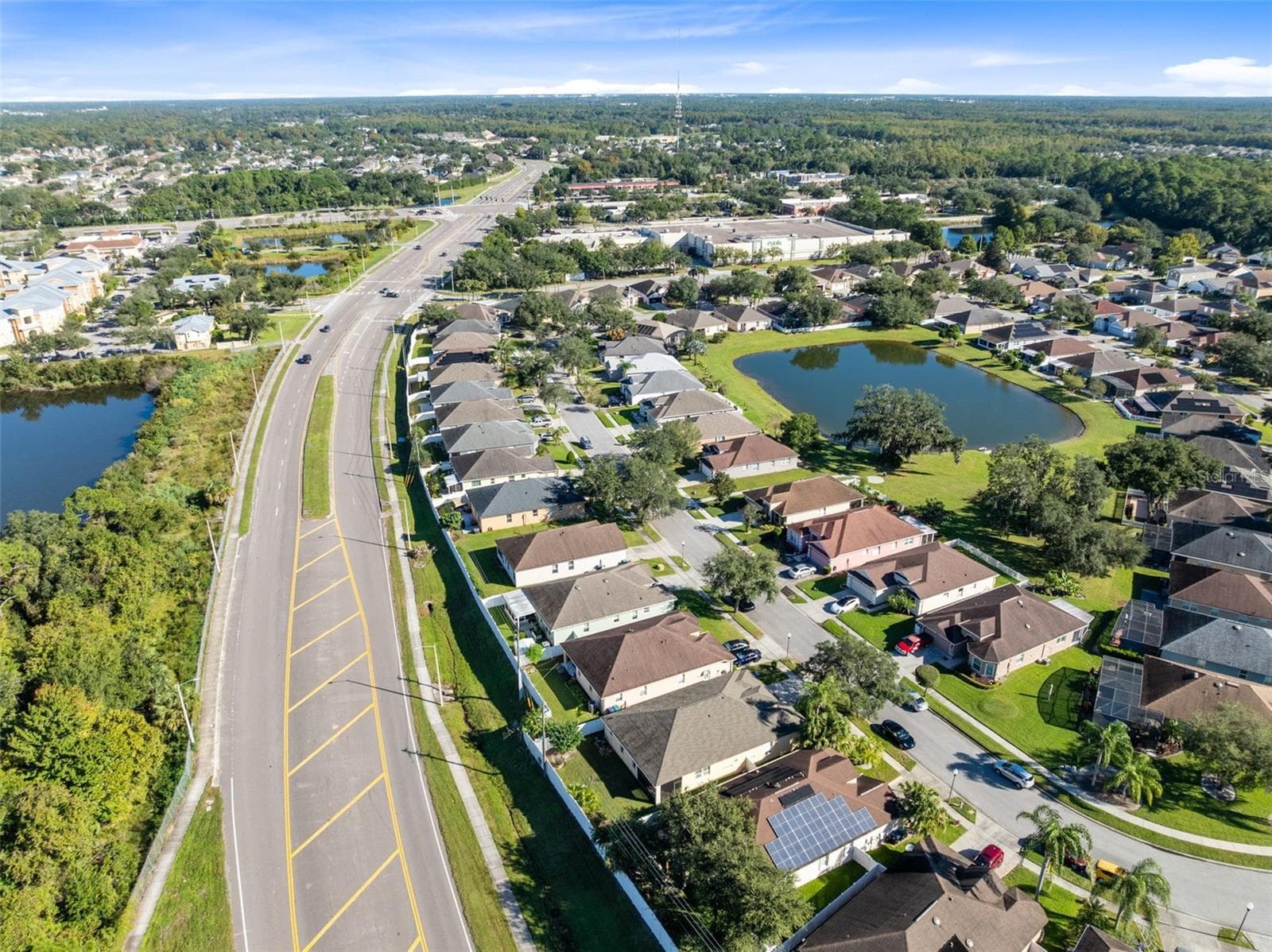 Andover Point is Adjacent to the shopping center. - 10337 ANDOVER POINT CIR, ORLANDO