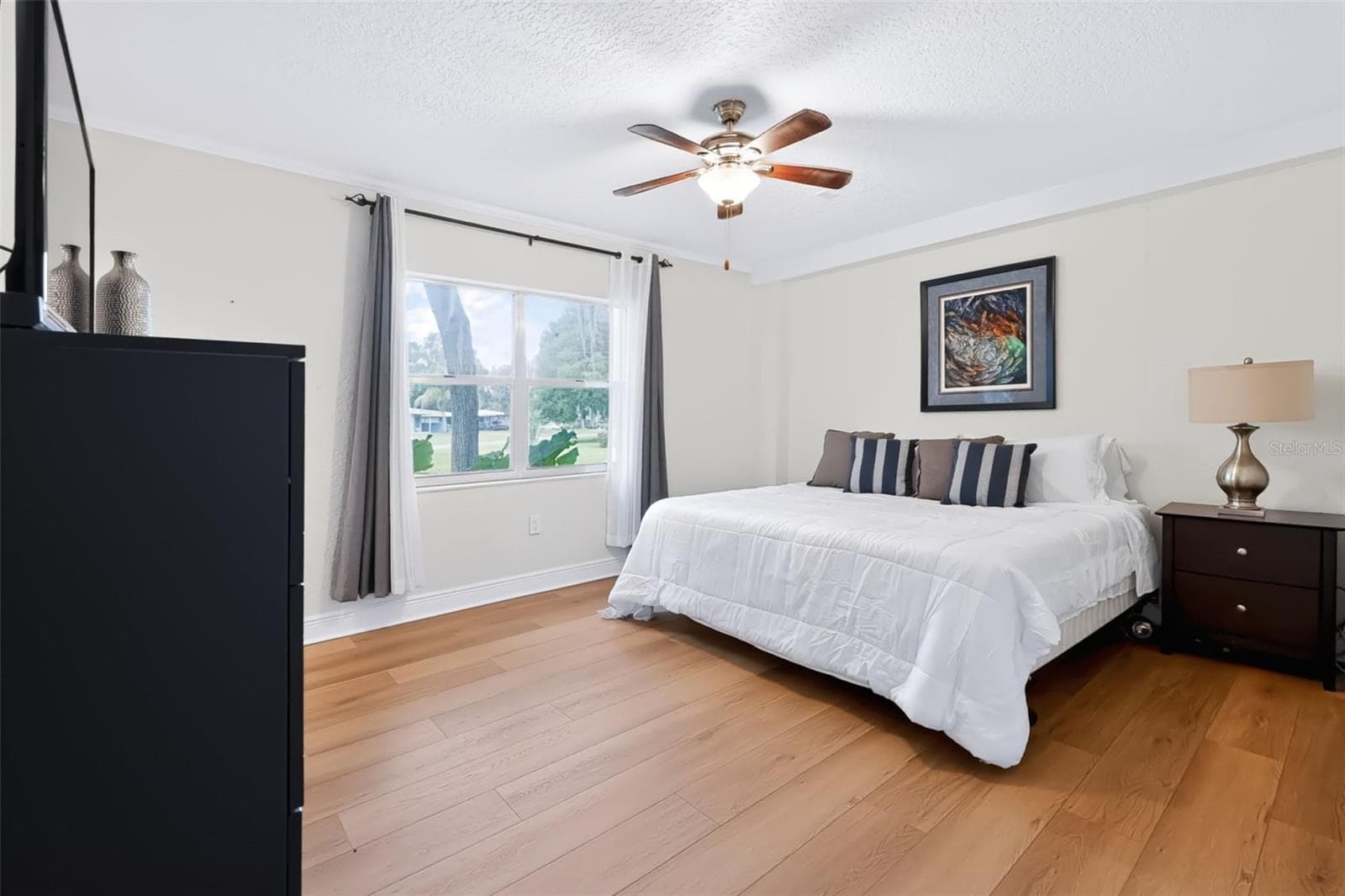 Single Family Residence at 1020 COTTONWOOD ST, LEESBURG, photo 10 of 41
