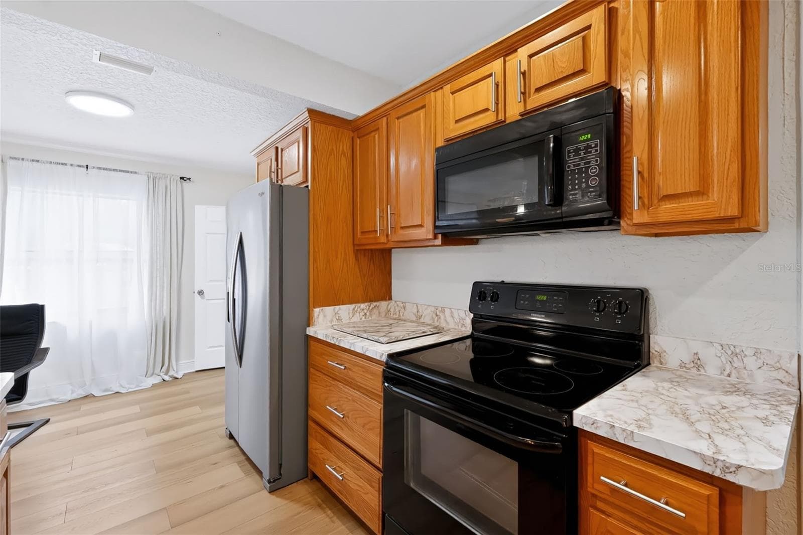 Single Family Residence at 1020 COTTONWOOD ST, LEESBURG, photo 23 of 41