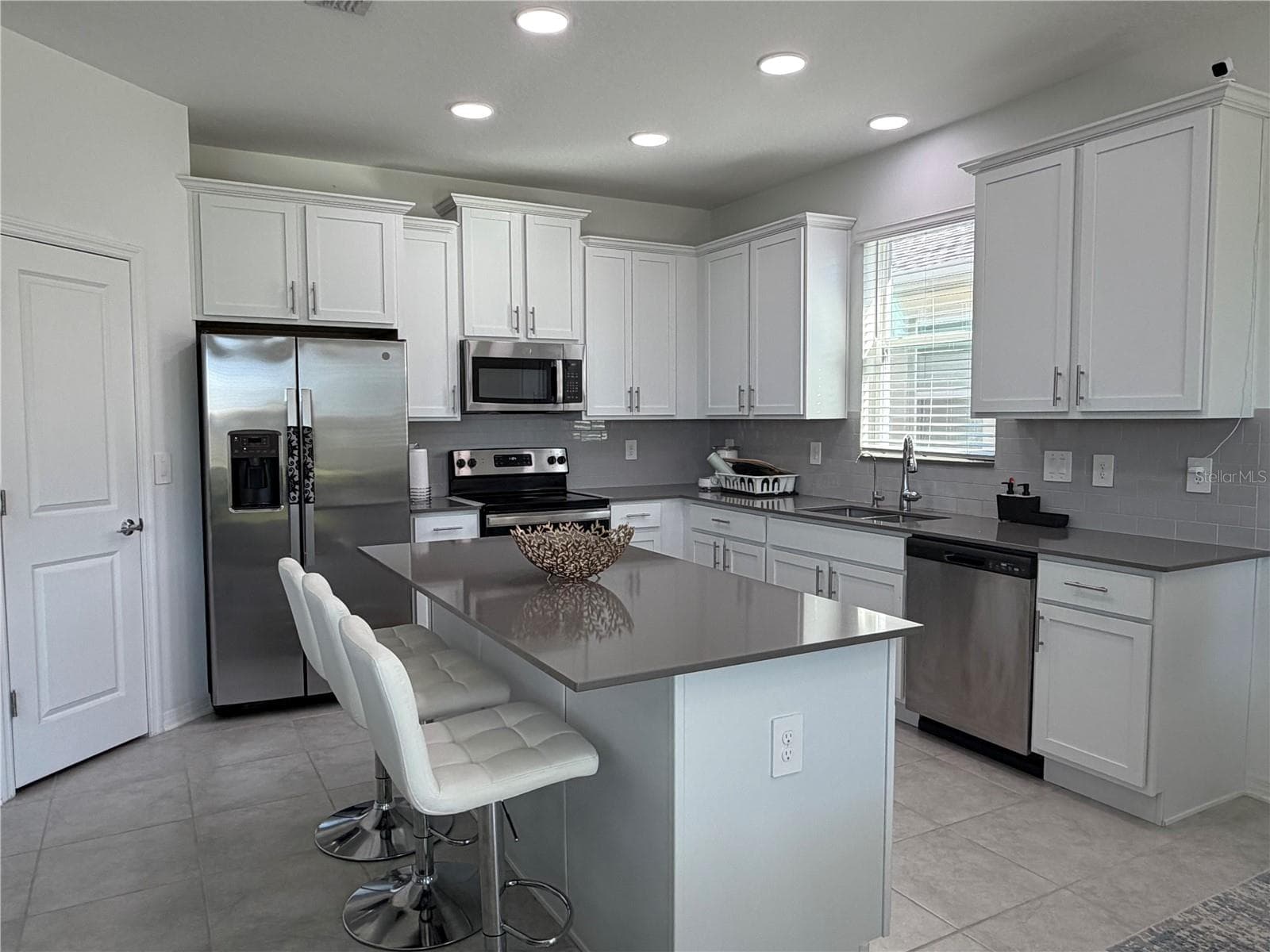 Single Family Residence at 1913 CRICKET CRADLE DR, KISSIMMEE, photo 5 of 15