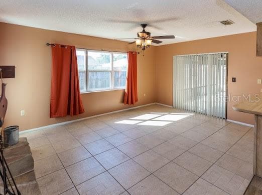 Family room - 5045 BROWNSTONE LN, NEW PORT RICHEY