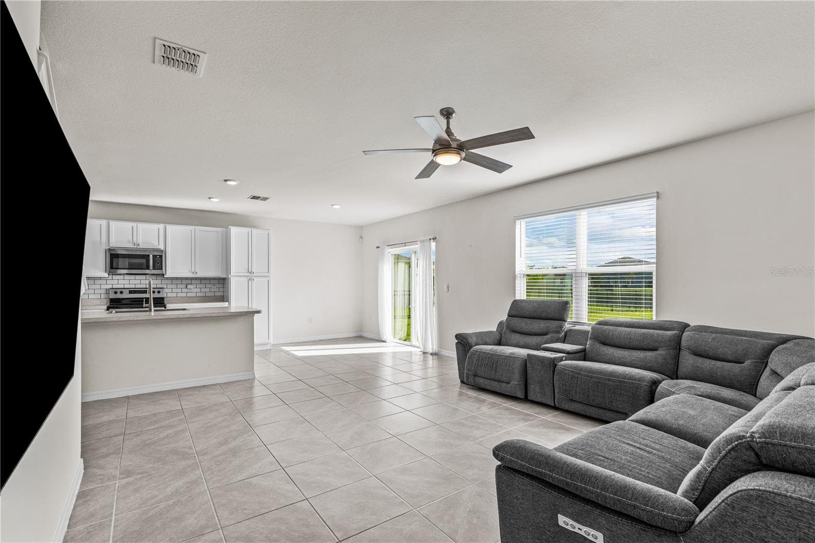 Single Family Residence at 3242 CARPENTARIA DR, NEW SMYRNA BEACH, photo 21 of 58