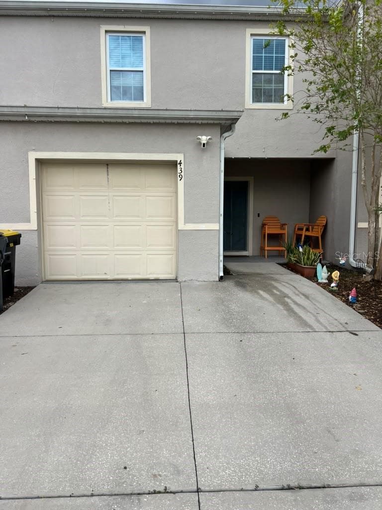 439 ARBOR LAKES DR
