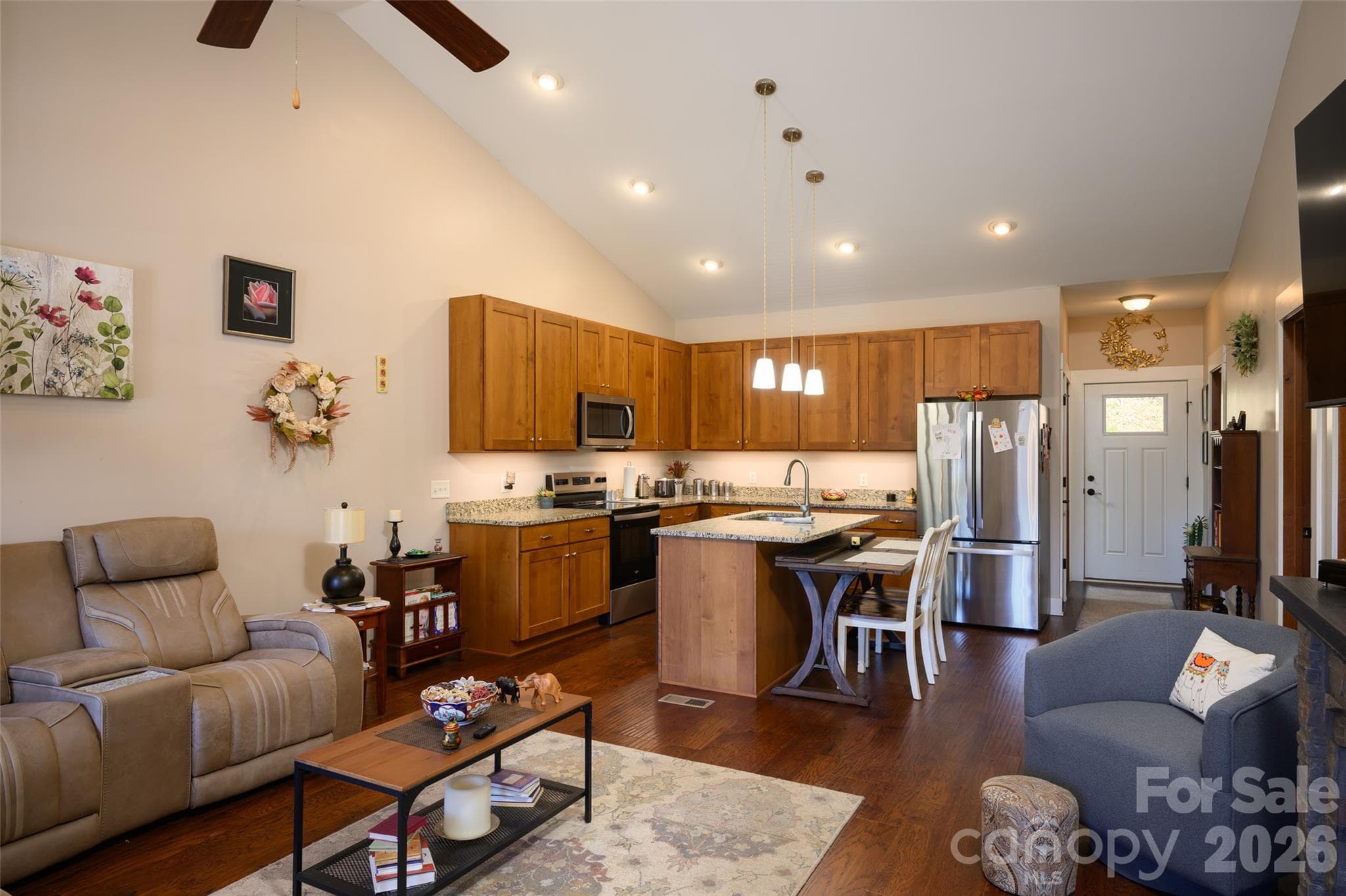 Townhouse at 421 Kerlee Heights Road, Black Mountain, photo 4 of 14