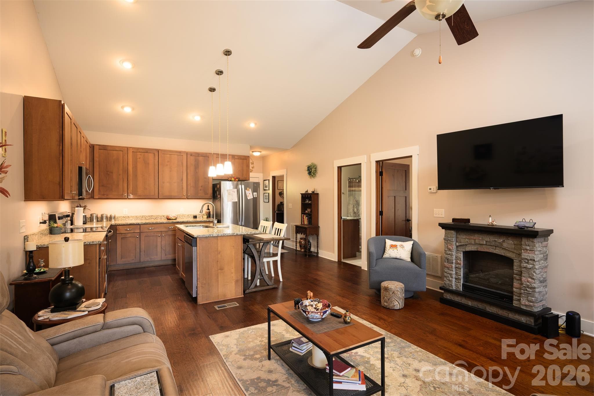 Townhouse at 421 Kerlee Heights Road, Black Mountain, photo 7 of 14