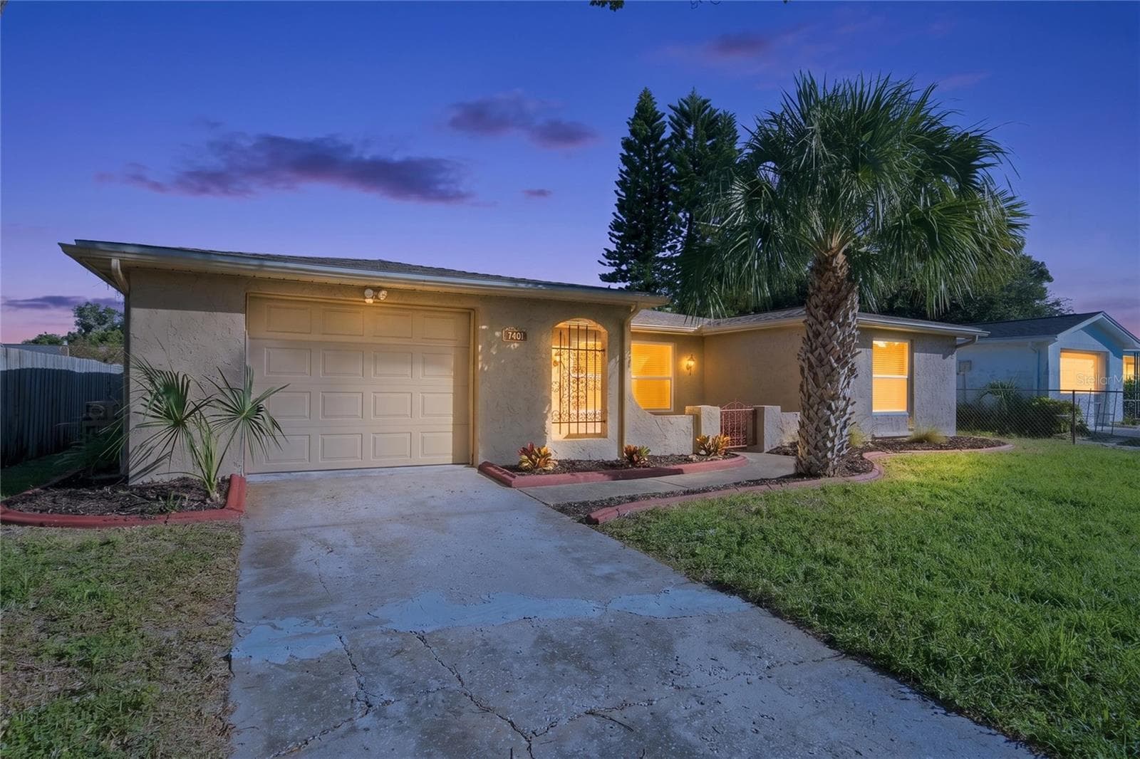 Single Family Residence at 7401 OAK CREST DR, PORT RICHEY, photo 5 of 33