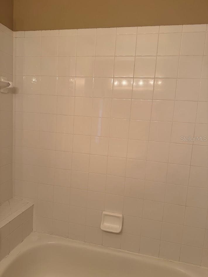 2nd bath bathtub - 12144 BRUCETON WAY #101, ORLANDO