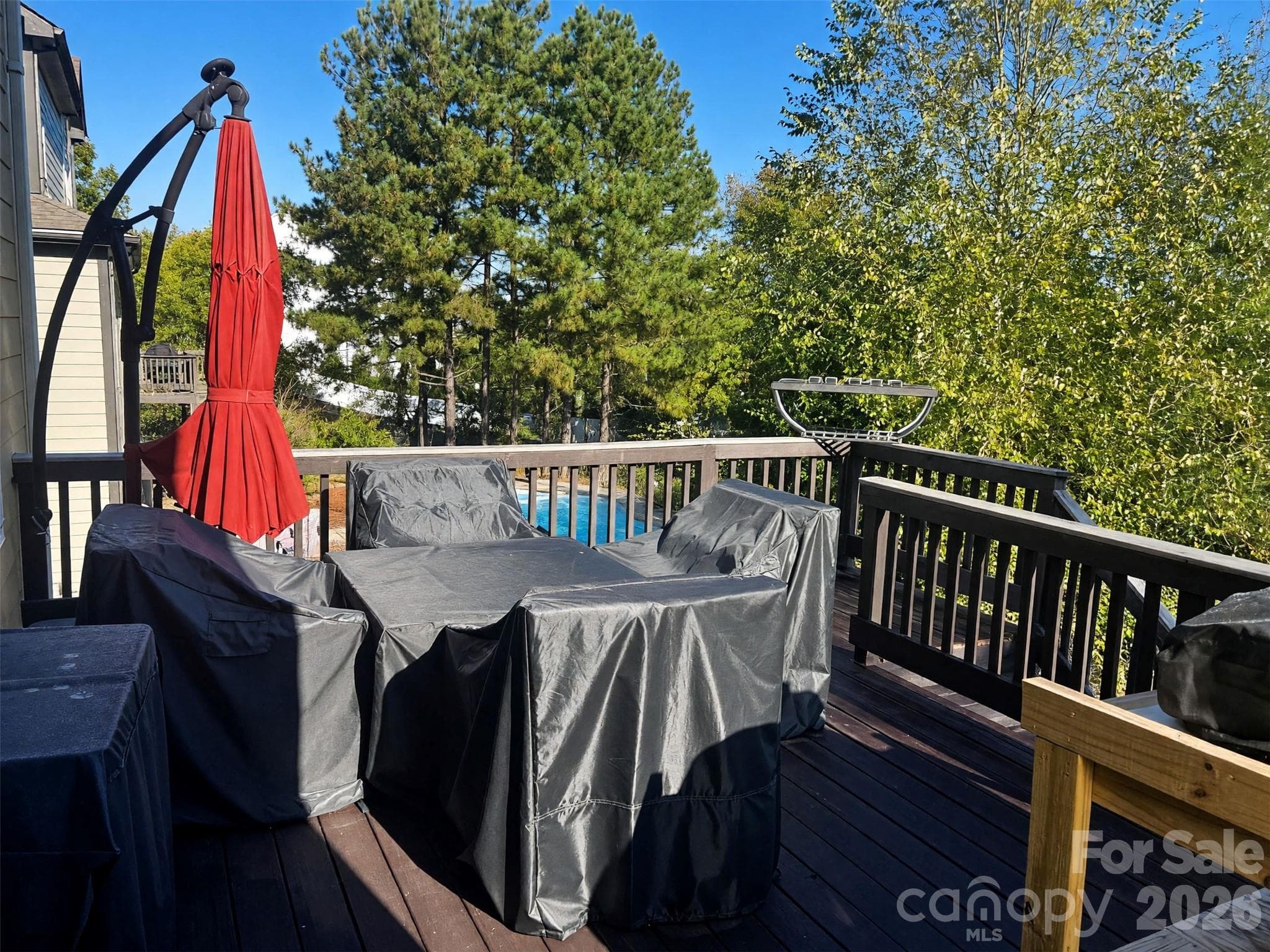 Deck off Main - 3125 Kennys Street, Pineville