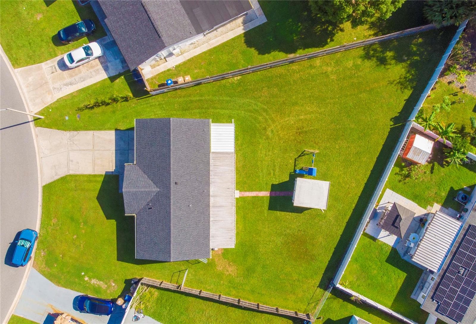 Single Family Residence at 214 DAHLIA DR, KISSIMMEE, photo 2 of 54