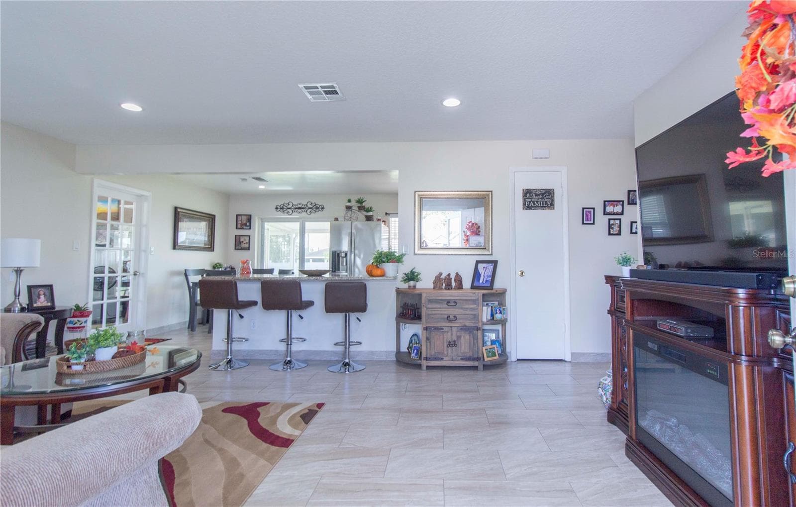 Single Family Residence at 214 DAHLIA DR, KISSIMMEE, photo 4 of 54
