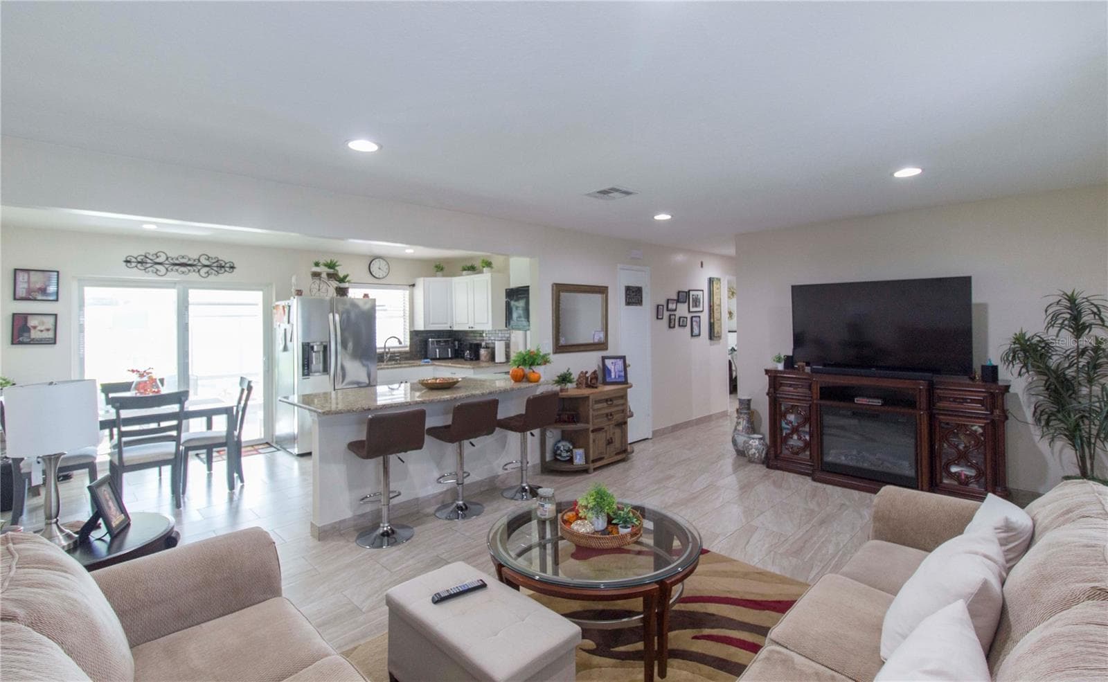 Single Family Residence at 214 DAHLIA DR, KISSIMMEE, photo 6 of 54