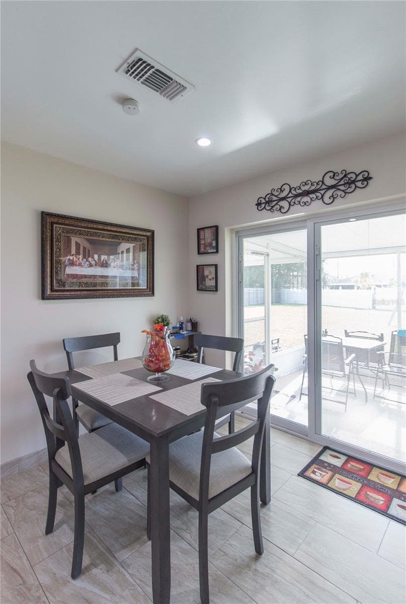 Single Family Residence at 214 DAHLIA DR, KISSIMMEE, photo 9 of 54