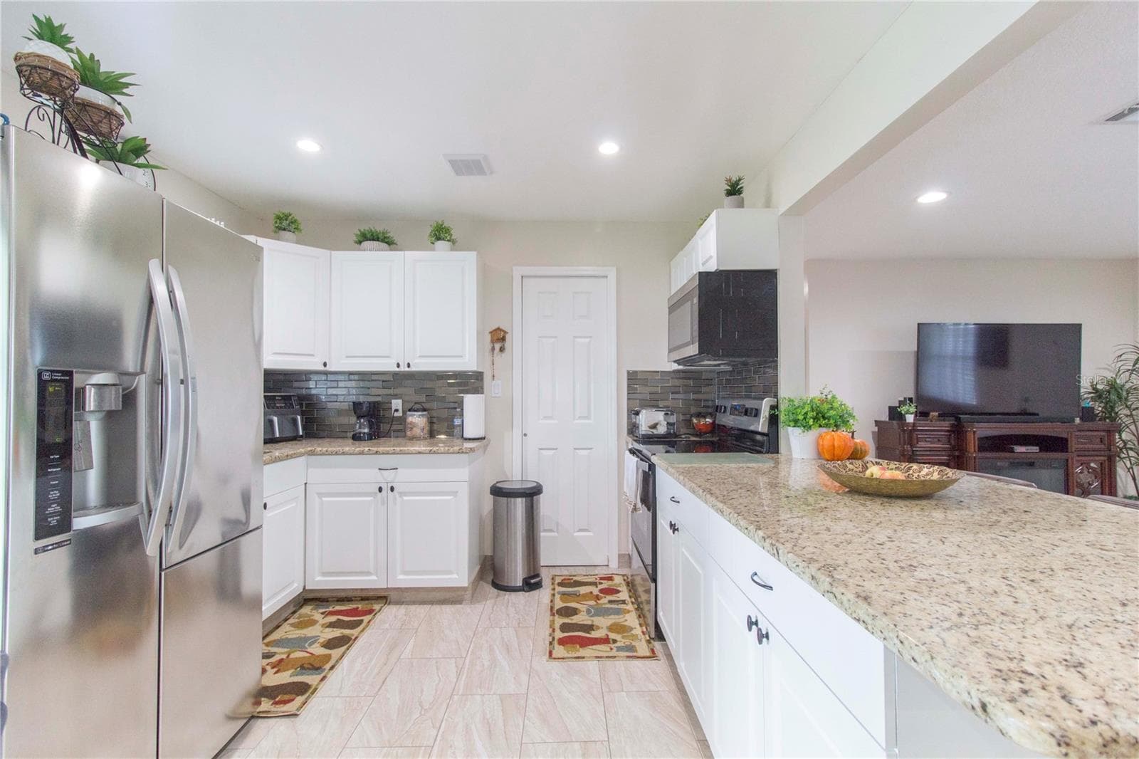 Single Family Residence at 214 DAHLIA DR, KISSIMMEE, photo 15 of 54