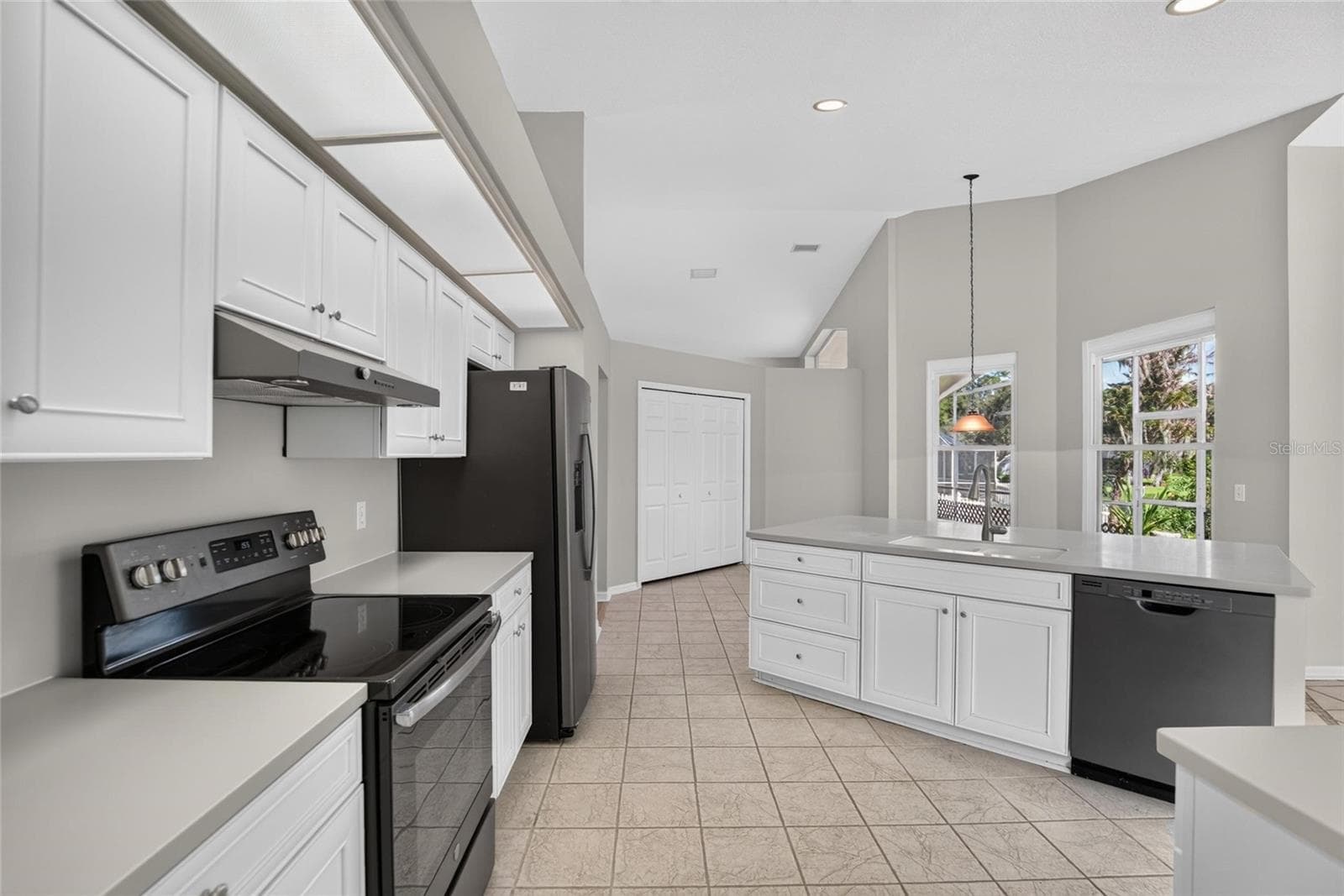 Single Family Residence at 10120 SEDGEBROOK DR, RIVERVIEW, photo 25 of 45
