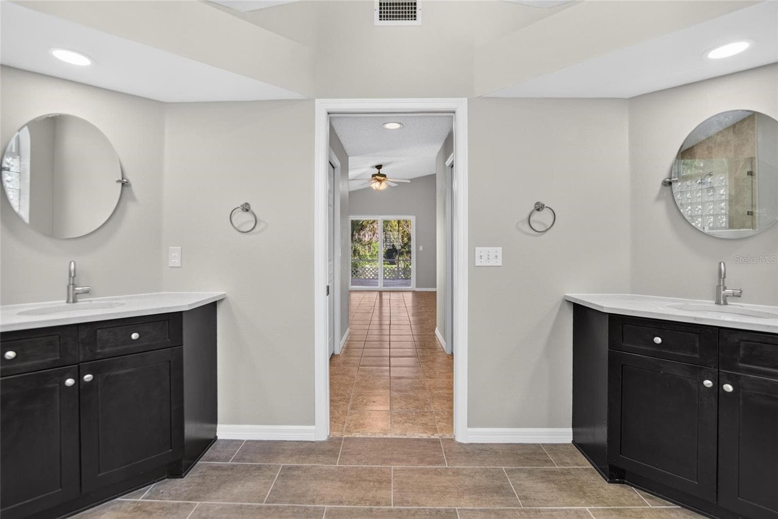 Single Family Residence at 10120 SEDGEBROOK DR, RIVERVIEW, photo 38 of 45
