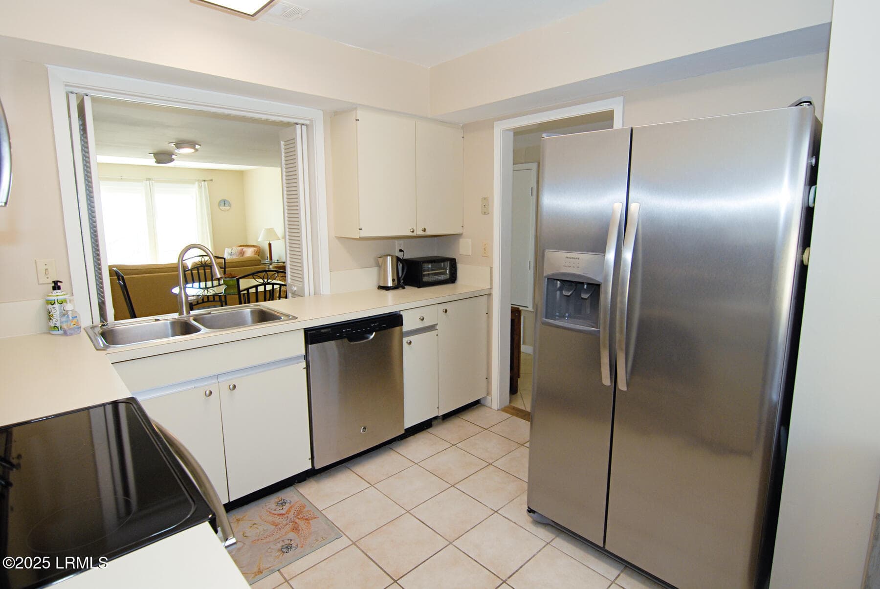 Kitchen w/ Stainless Steel Appliances - 621 Newhaven Court 621, Fripp Island, SC 29920, Fripp Island
