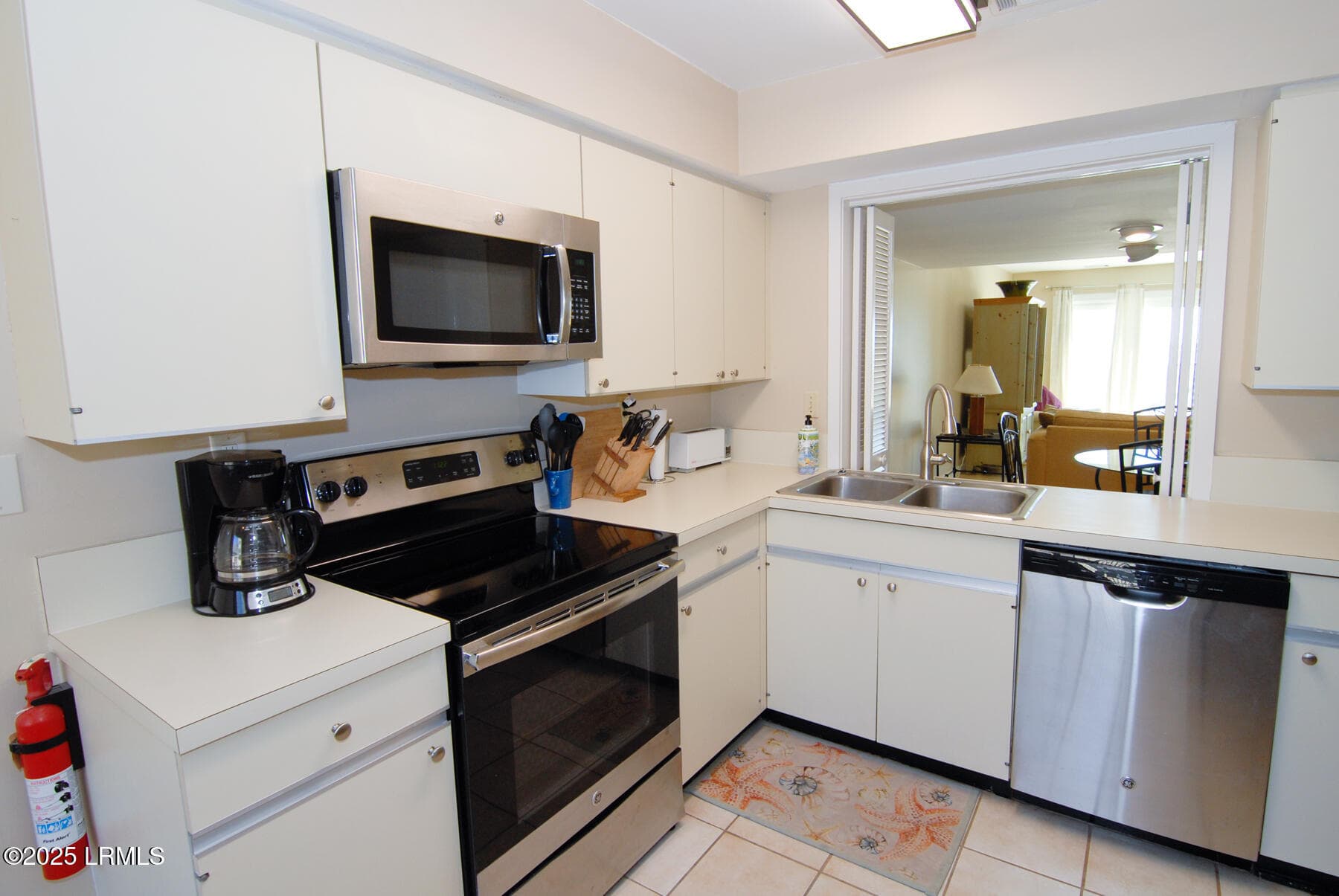 Kitchen w/ Stainless Steel Appliances - 621 Newhaven Court 621, Fripp Island, SC 29920, Fripp Island