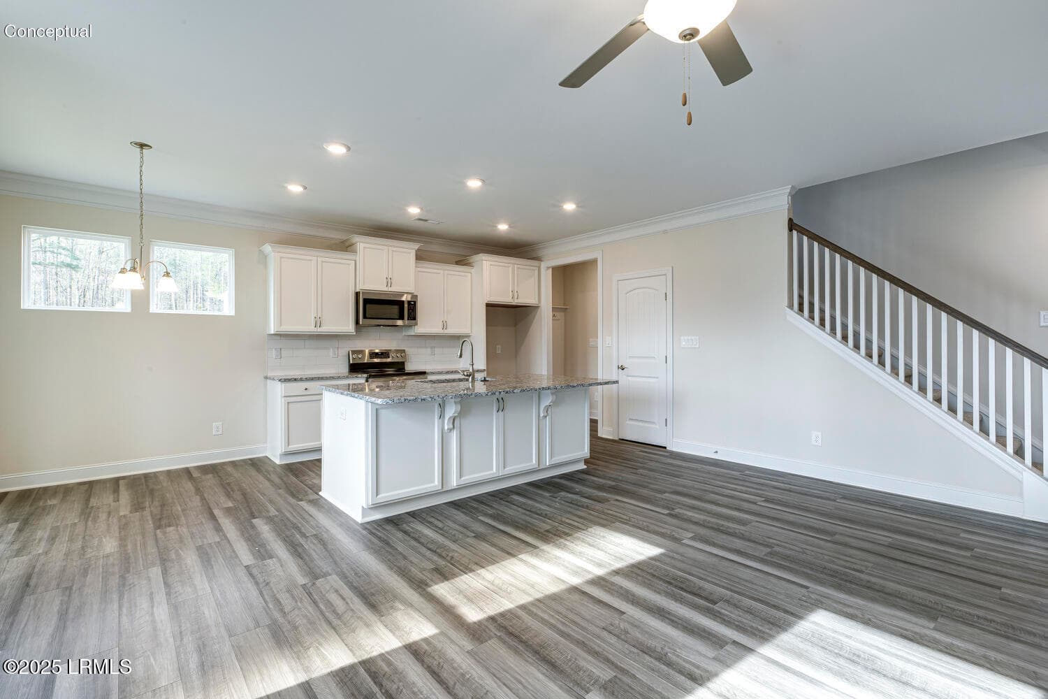 Familyroom - - 27 Fairfield Road, Beaufort, SC 29907