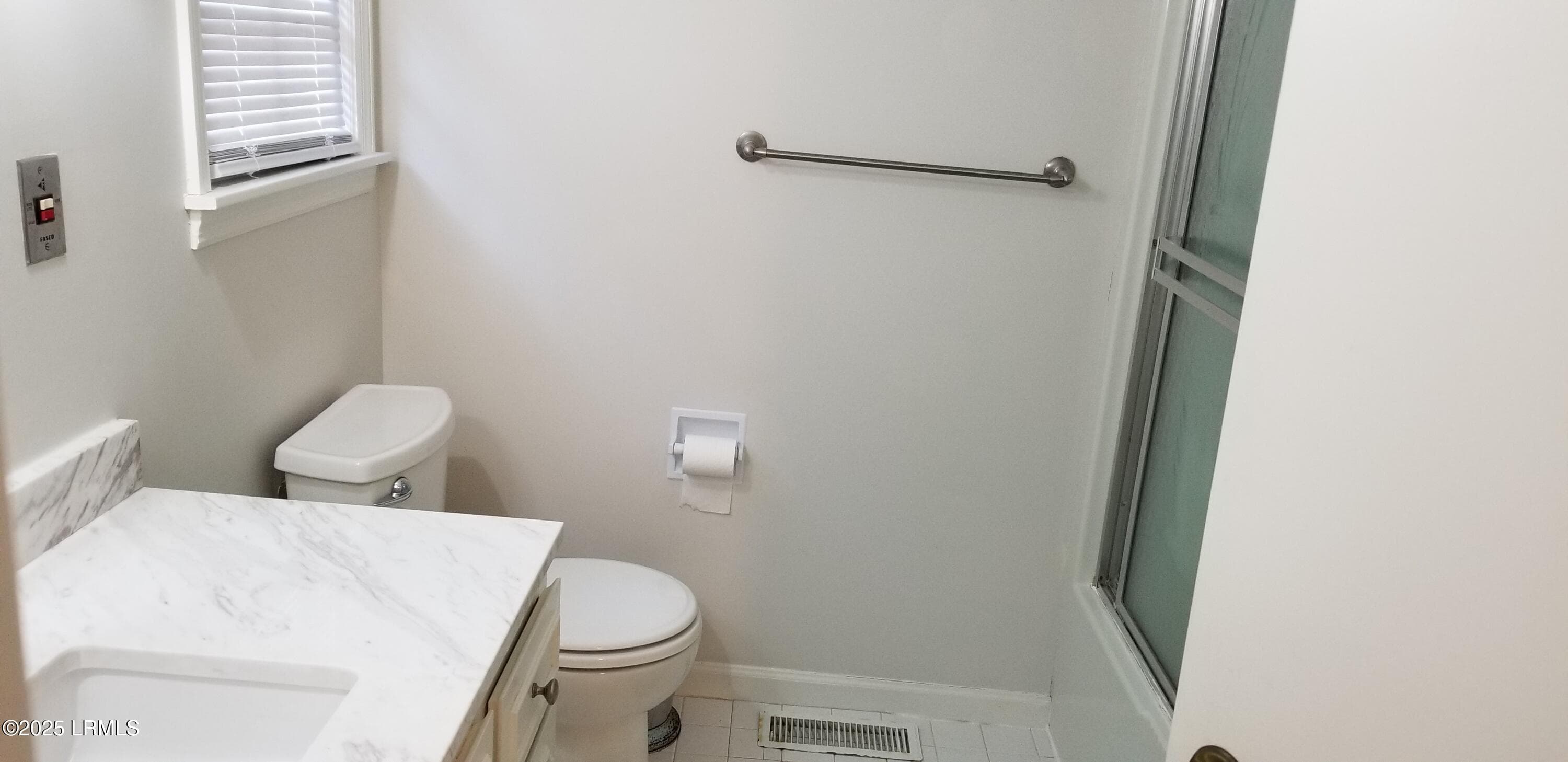 Principle Bath - 82 Sunset Boulevard, Beaufort, SC 29907
