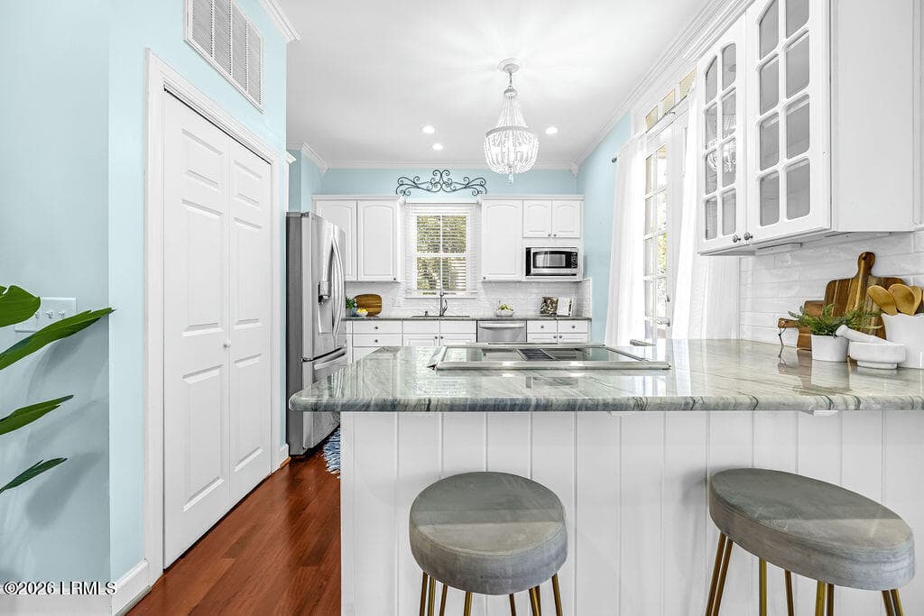 Bar/Kitchen - 79 Bostick Circle, Beaufort, SC 29902