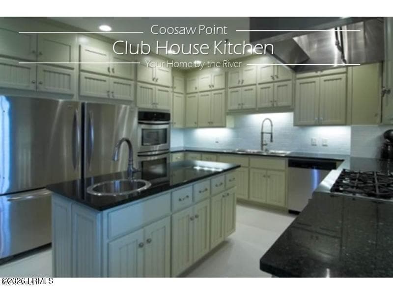 20170211183216126837000000-o - 11 Park Square S, Beaufort, SC 29907
