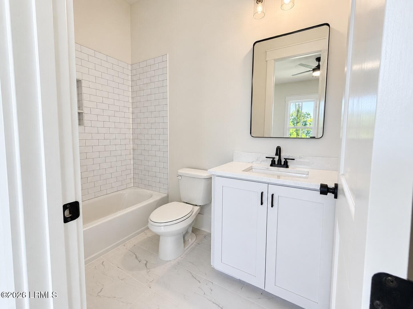 05_bright_minimal_modern_bathroom - 2493 Knowles Island Road, Ridgeland, SC 29936, Ridgeland