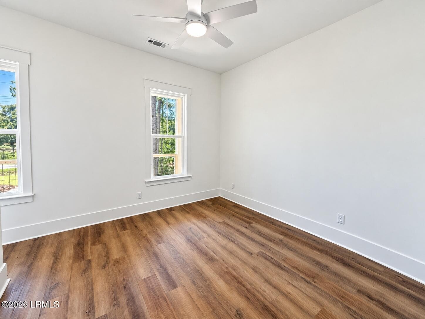 11_bright_empty_modern_room_with_wood_fl - 2493 Knowles Island Road, Ridgeland, SC 29936, Ridgeland