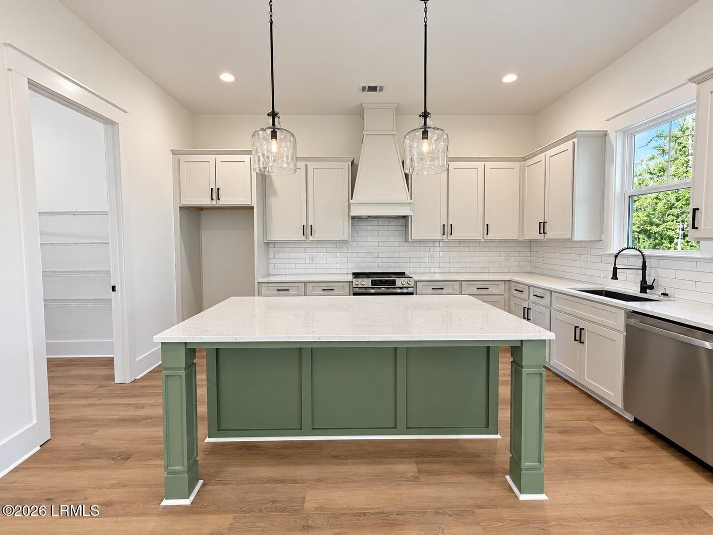 30_bright_sage_island_farmhouse_kitchen - 2493 Knowles Island Road, Ridgeland, SC 29936, Ridgeland