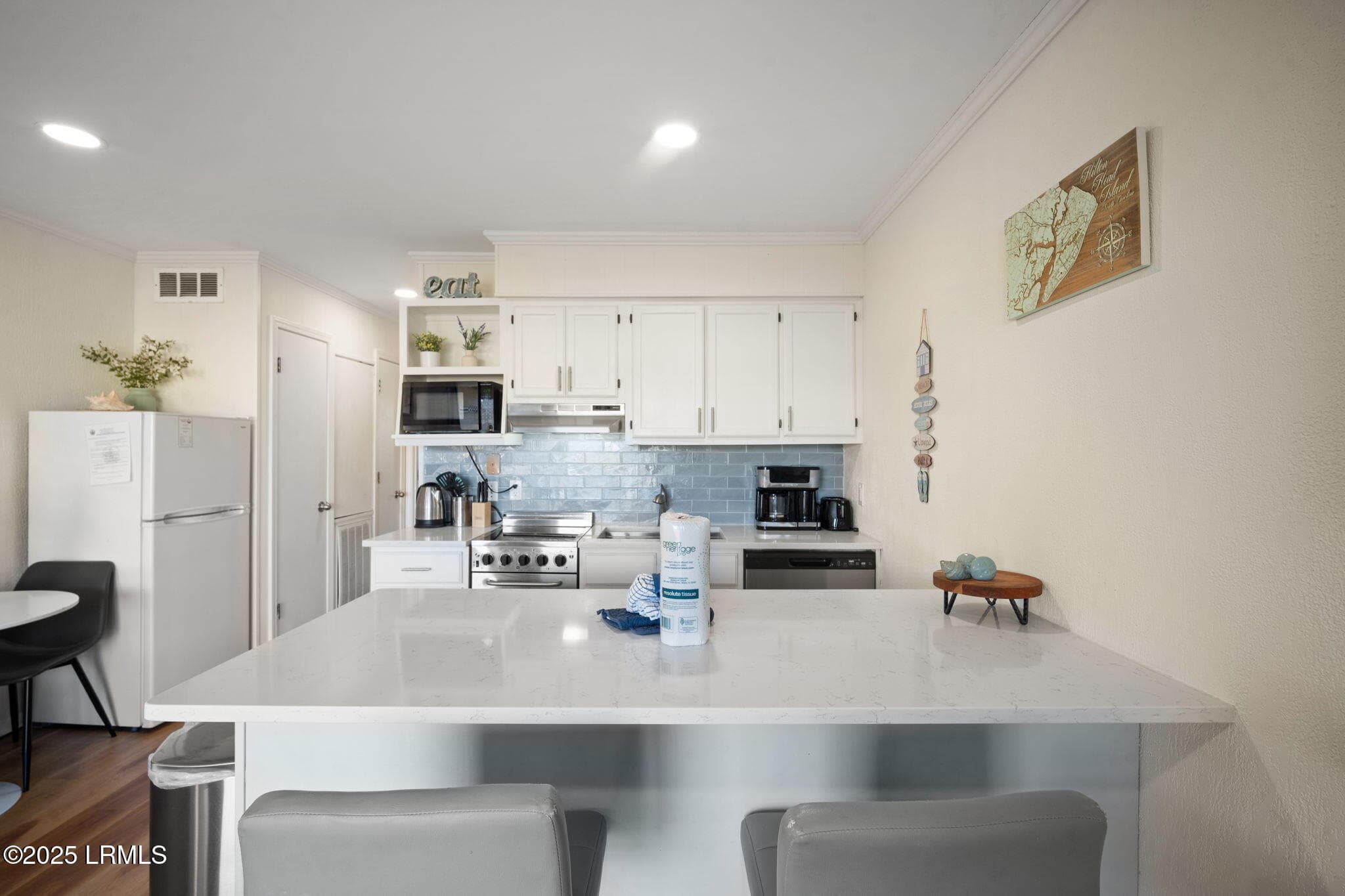 12-web-or-mls-DSC08237 - 40 Folly Field Road 205b, Hilton Head Island, SC 29928, Hilton Head Island