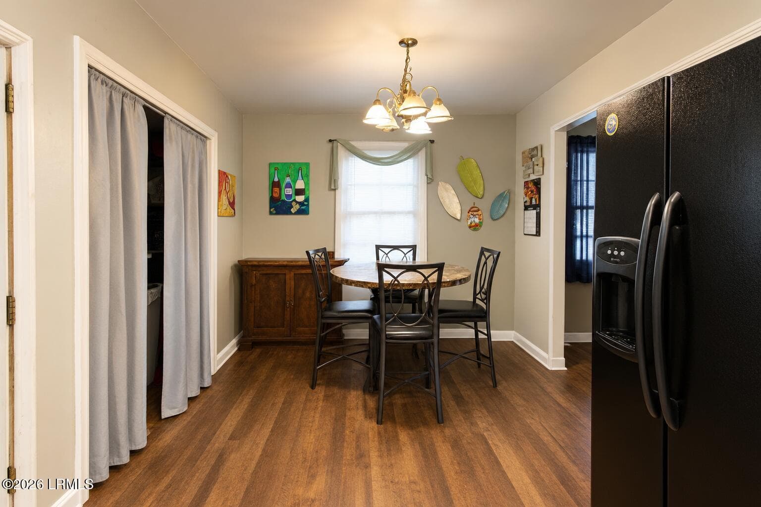 Dining - 2808 Third Street, Beaufort, SC 29902, Beaufort