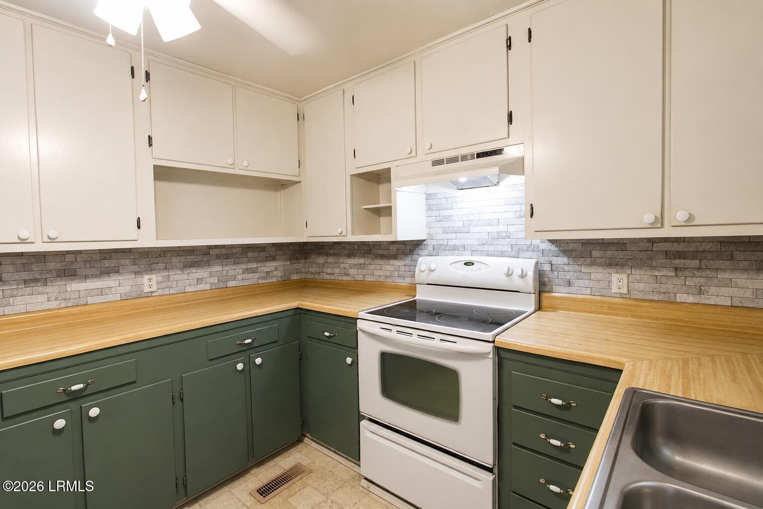 Kitchen - 2808 Third Street, Beaufort, SC 29902, Beaufort