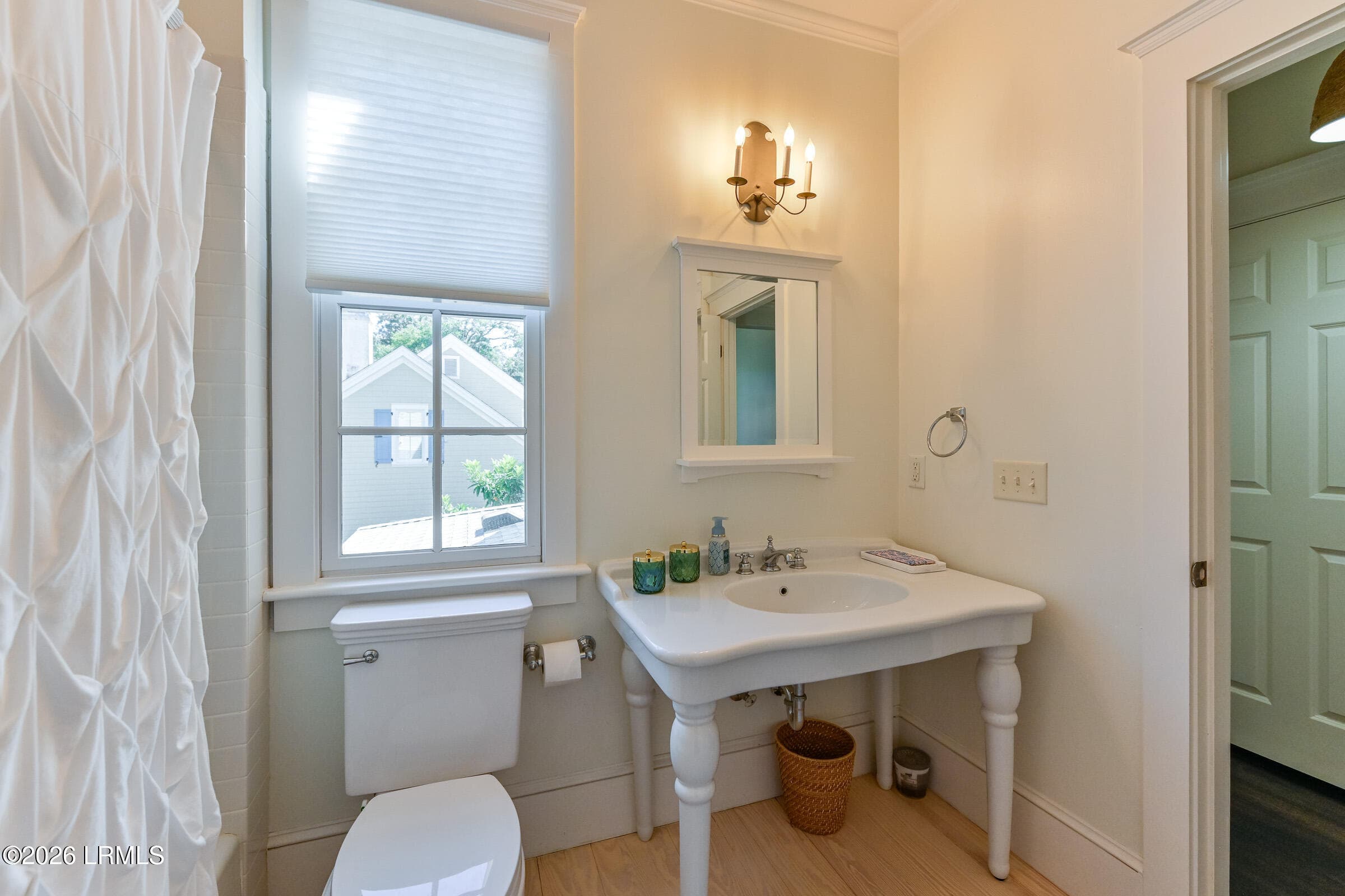 Guest Bath - 75 N Eastover, Beaufort, SC 29906, Beaufort