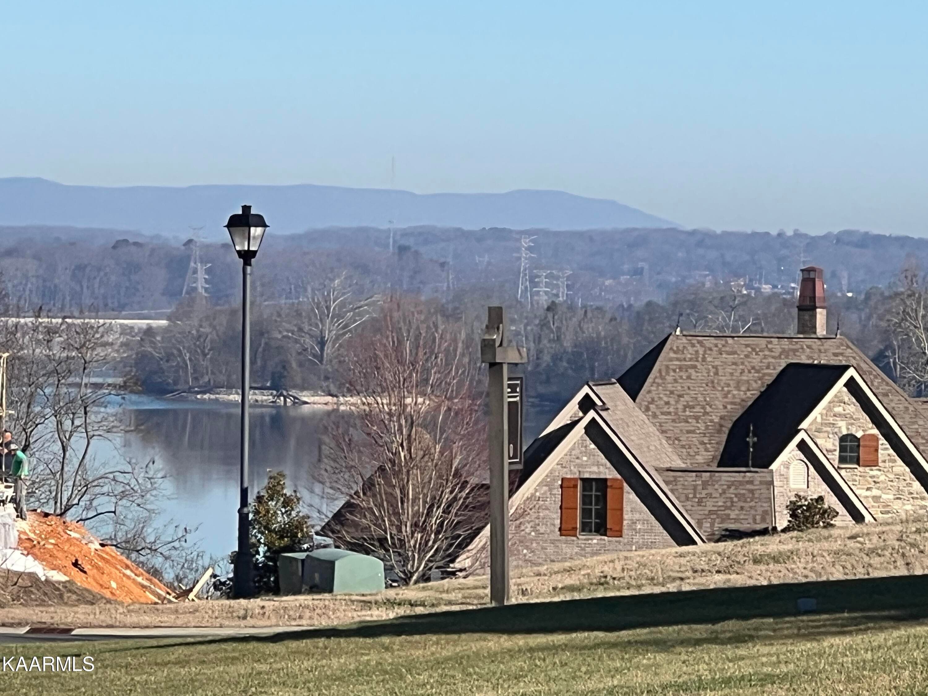434 Castaway Lane, Lenoir City, TN 37772