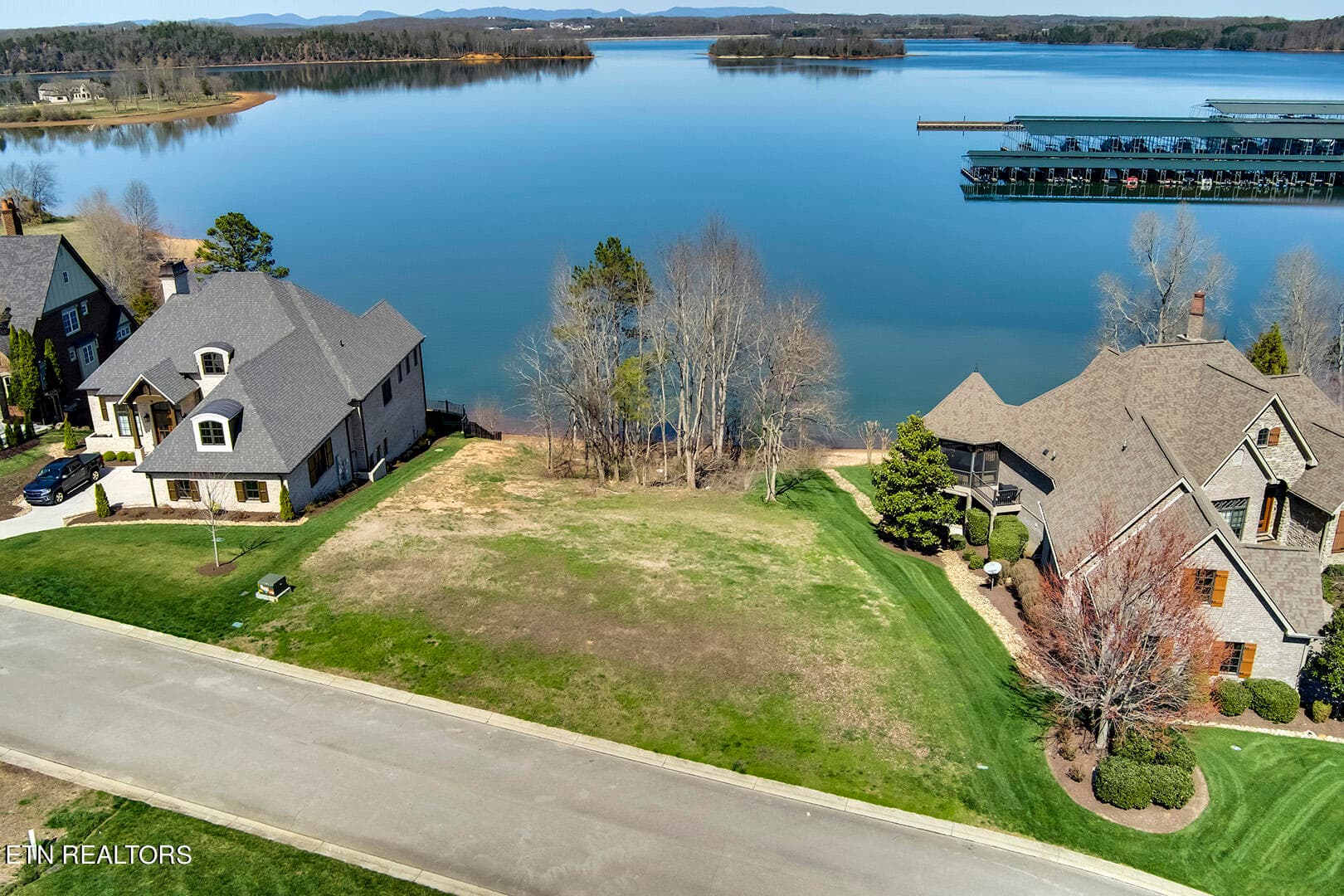 204 Cypress Pointe Drive, Lenoir City, TN 37772